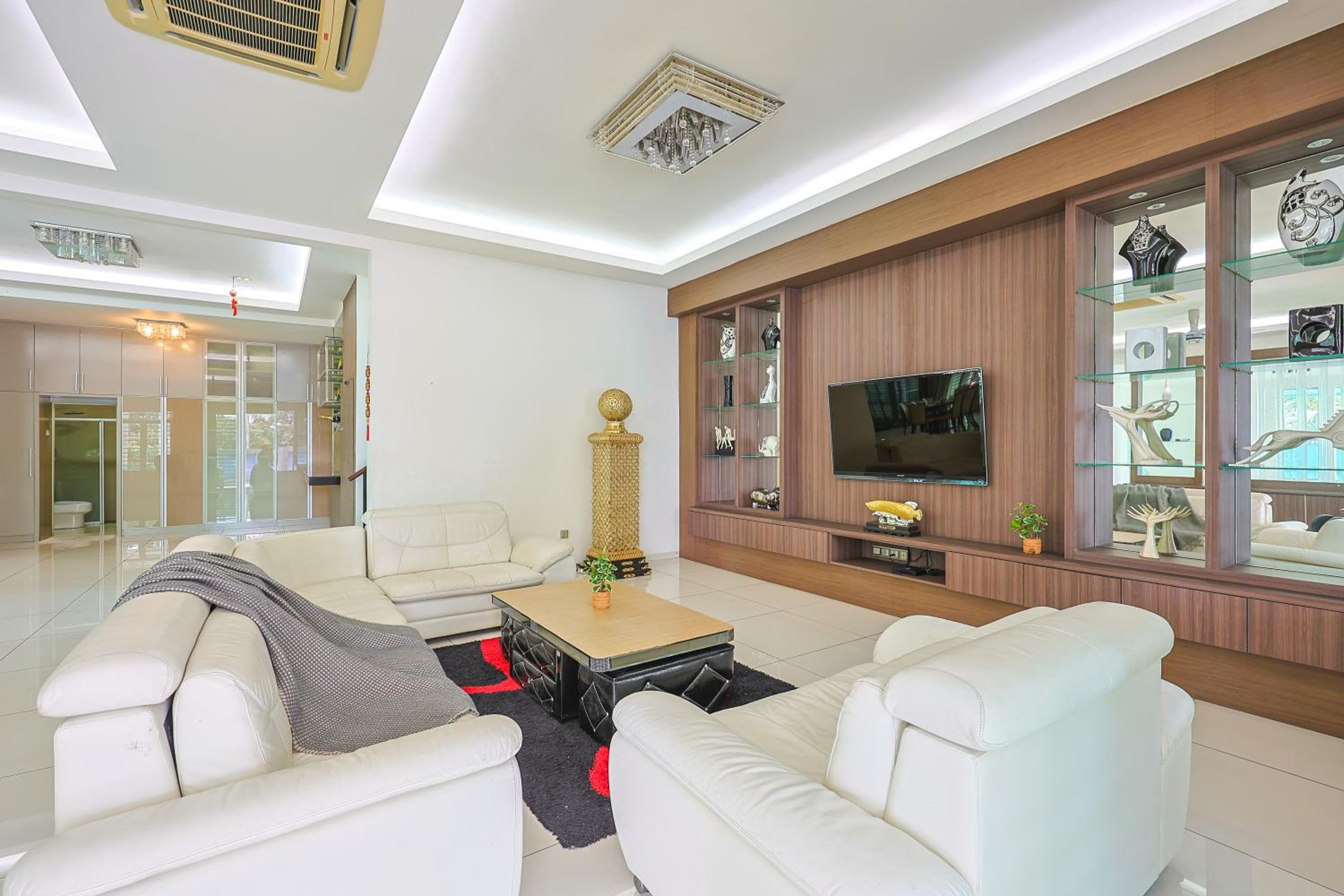 Villa photo 1