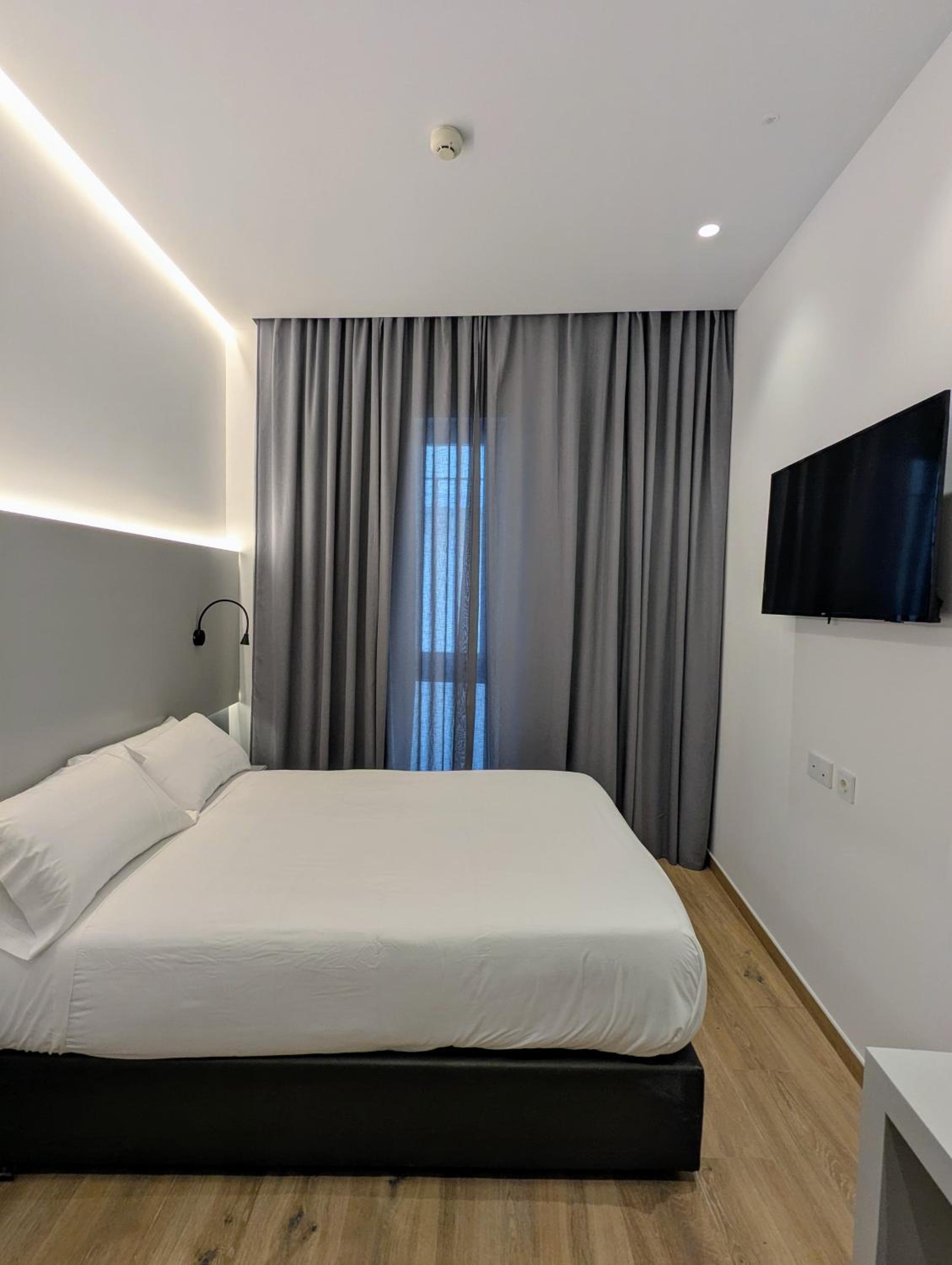 Standard Double Room - Ground Floor - Photo 1