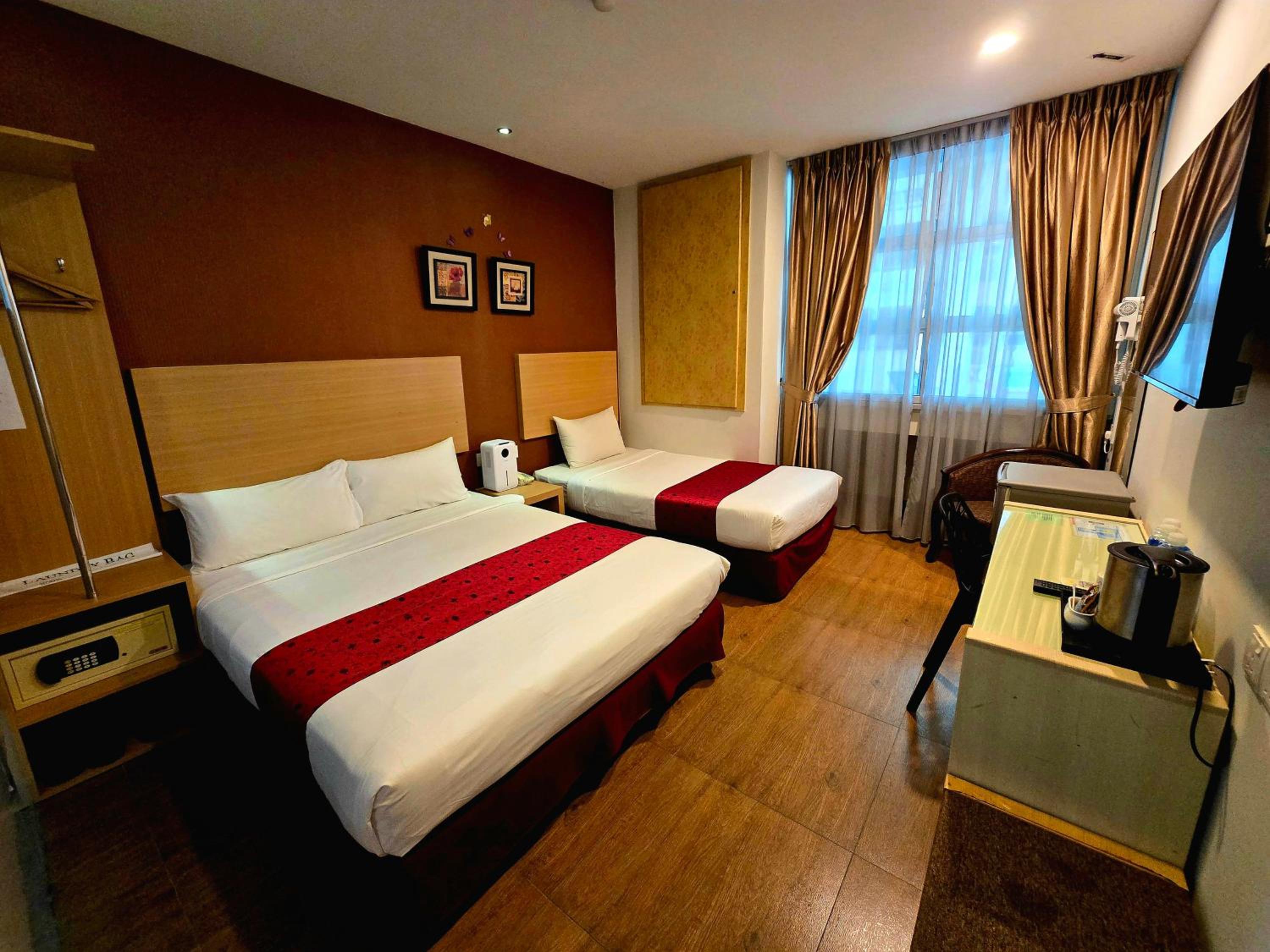 Deluxe Triple Room