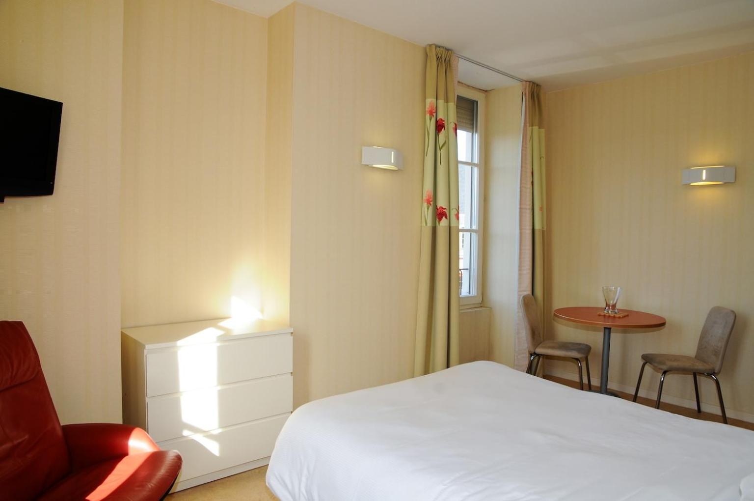 Studio with Double Bed - Photo 3