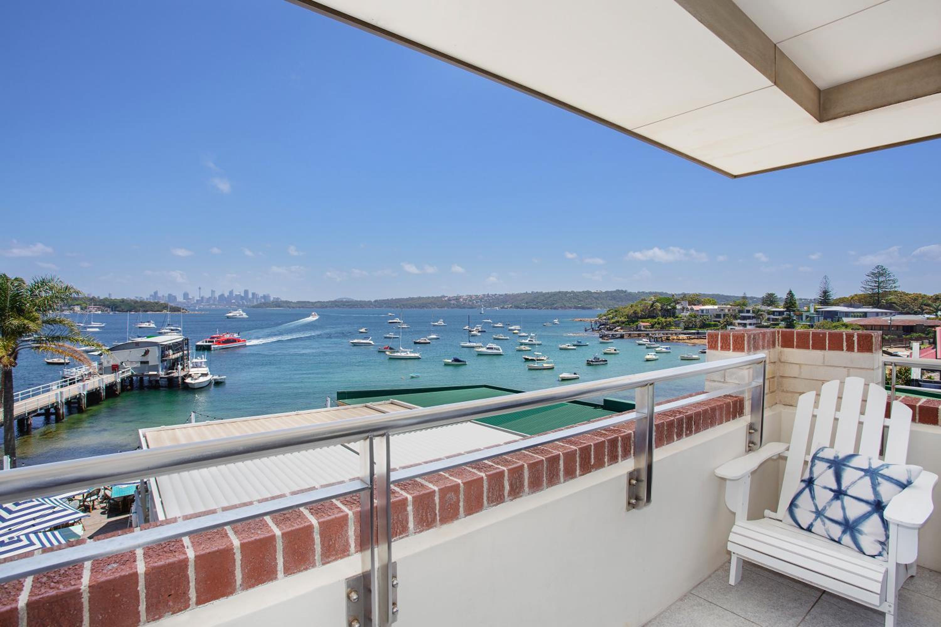 King Suite with Harbor View thumbnail 5