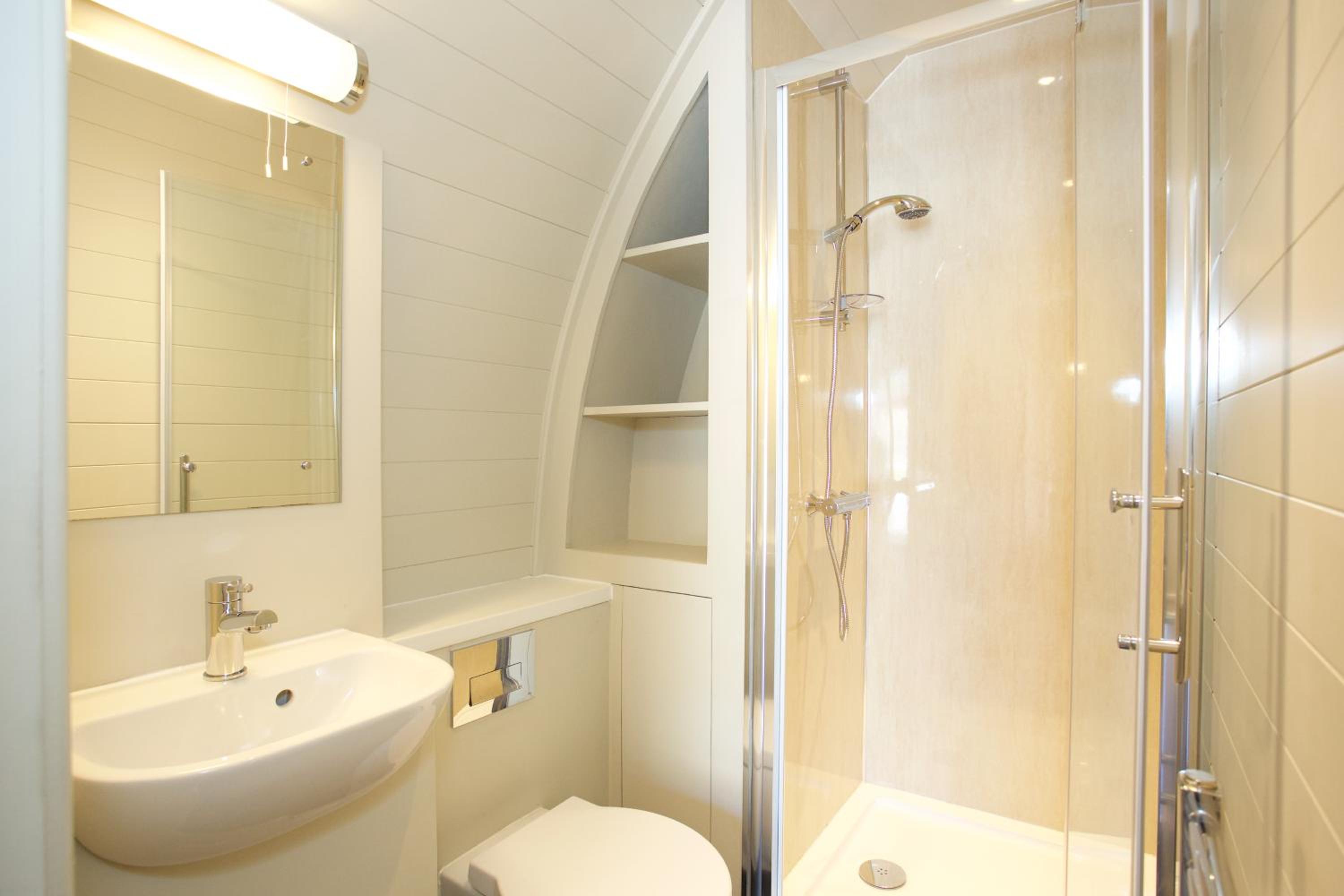 Superior Ensuite Pod Wood Fired Hot Tub Pet Friendly photo 3