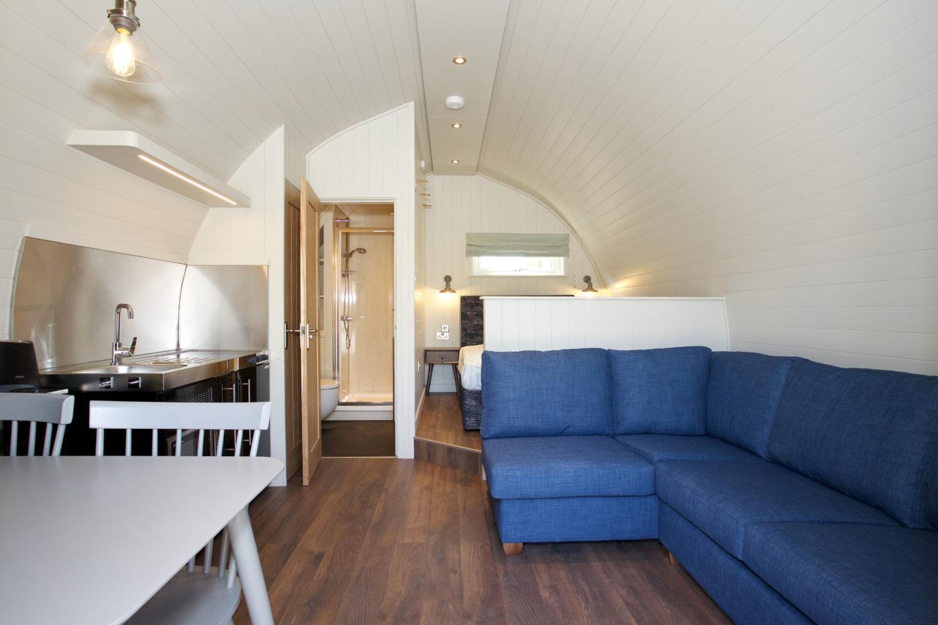 Superior Ensuite Pod Wood Fired Hot Tub Pet Friendly