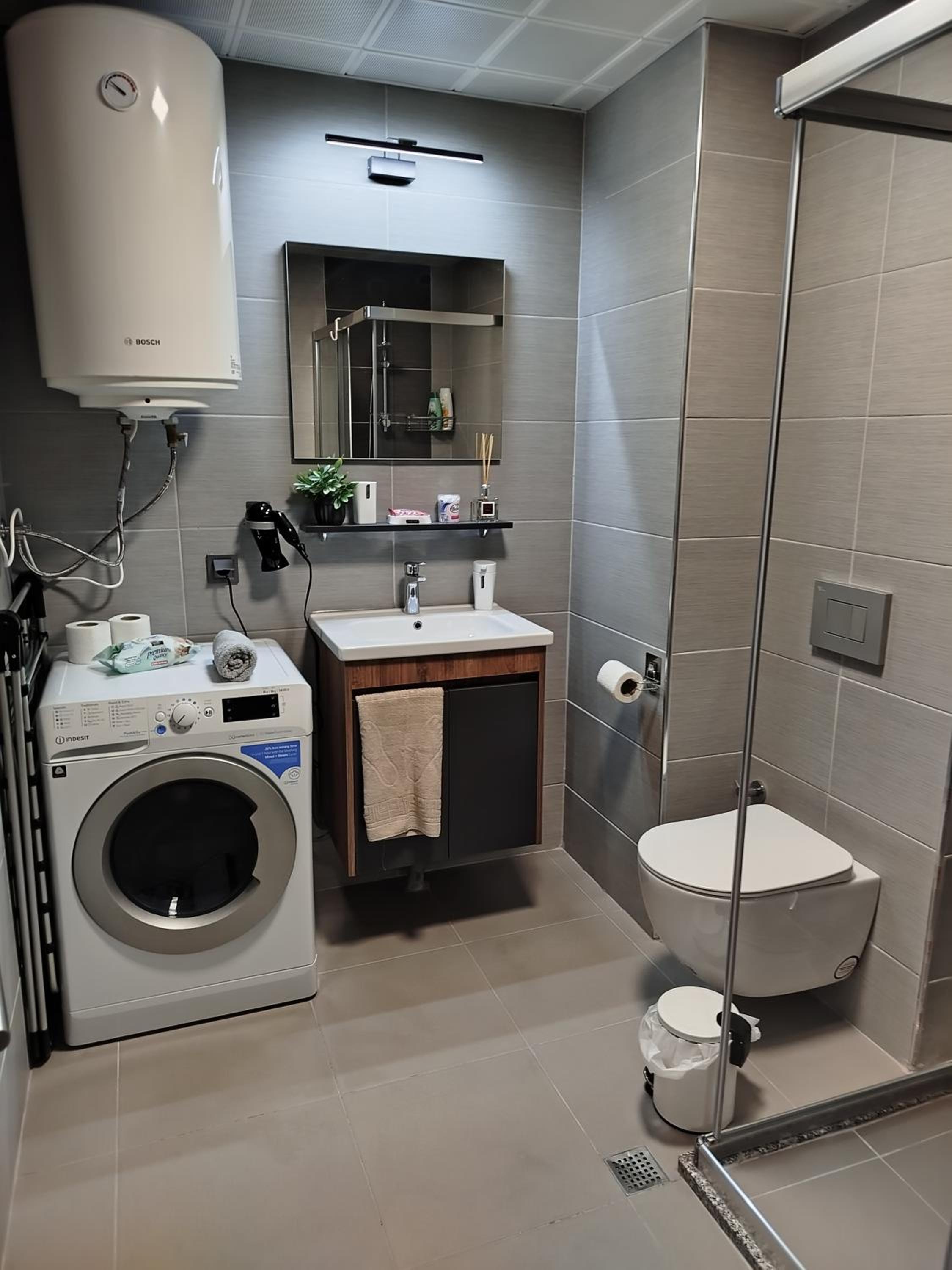 Deluxe Two-Bedroom Apartment with Garden View