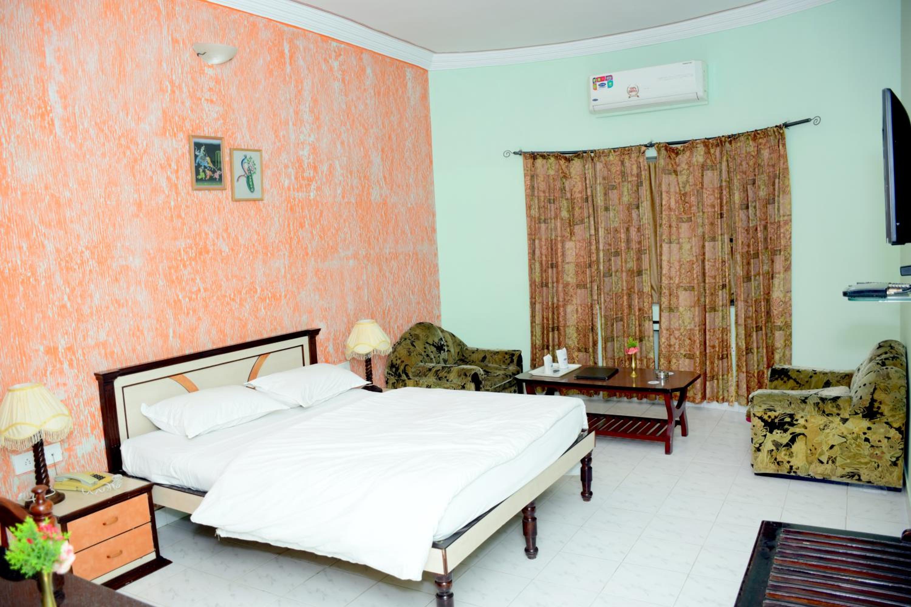 Deluxe Double or Twin Room