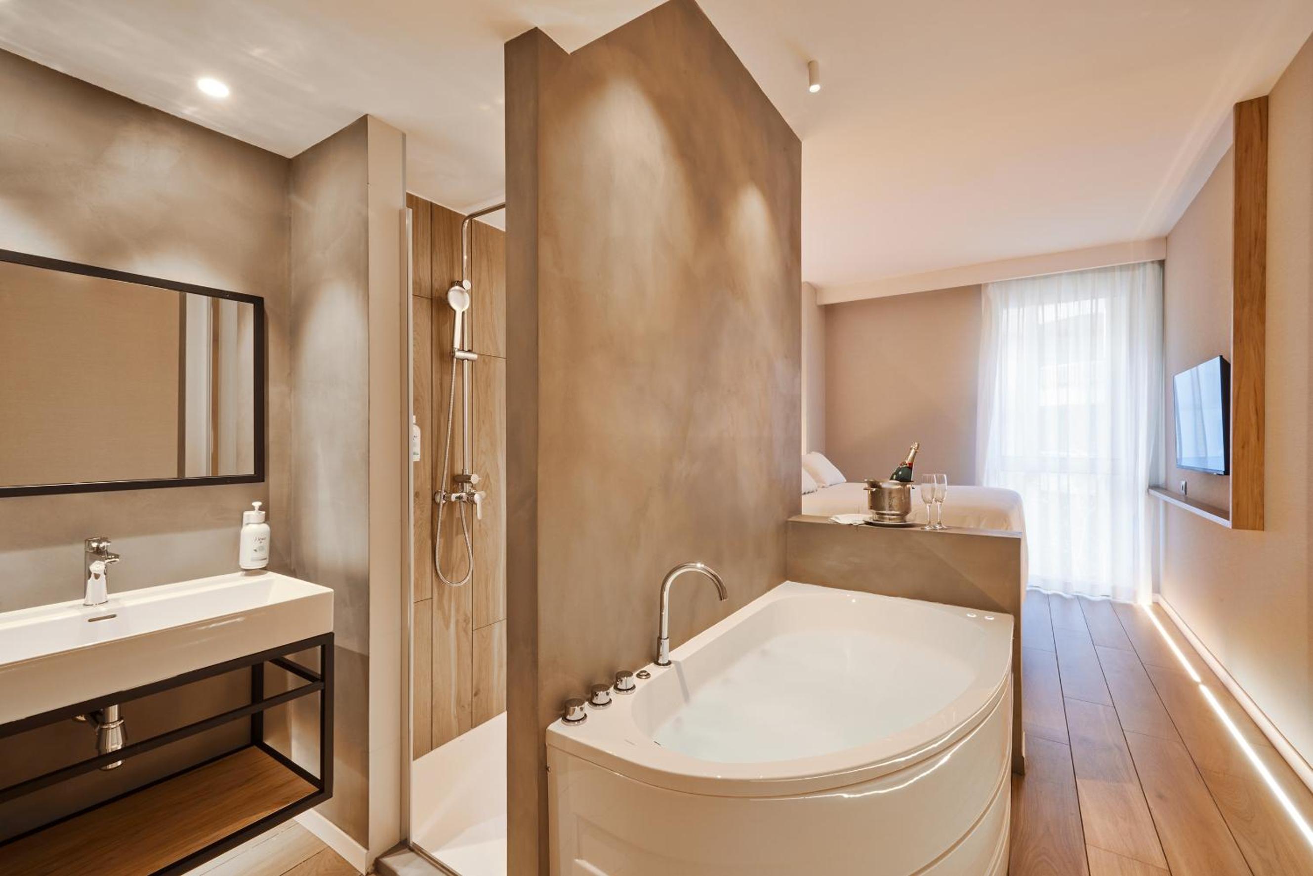Double Room with Spa Bath