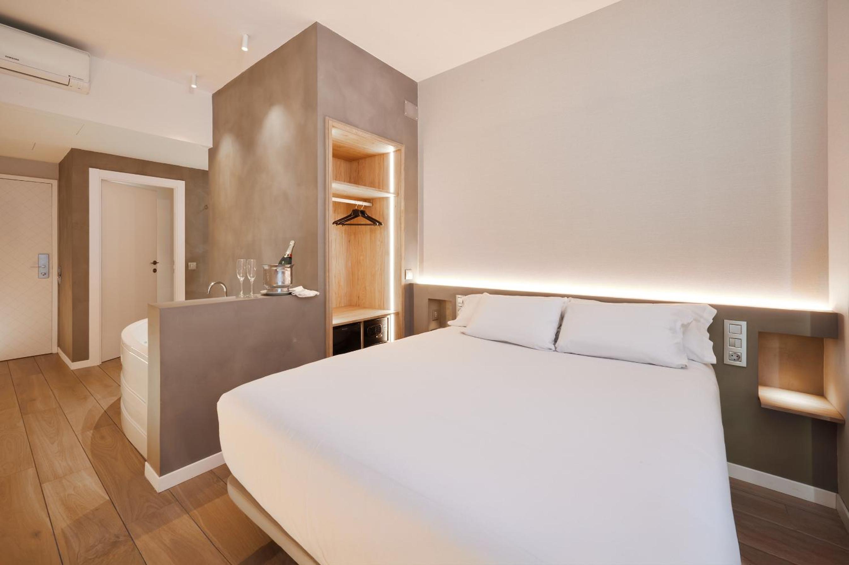 Double Room with Spa Bath