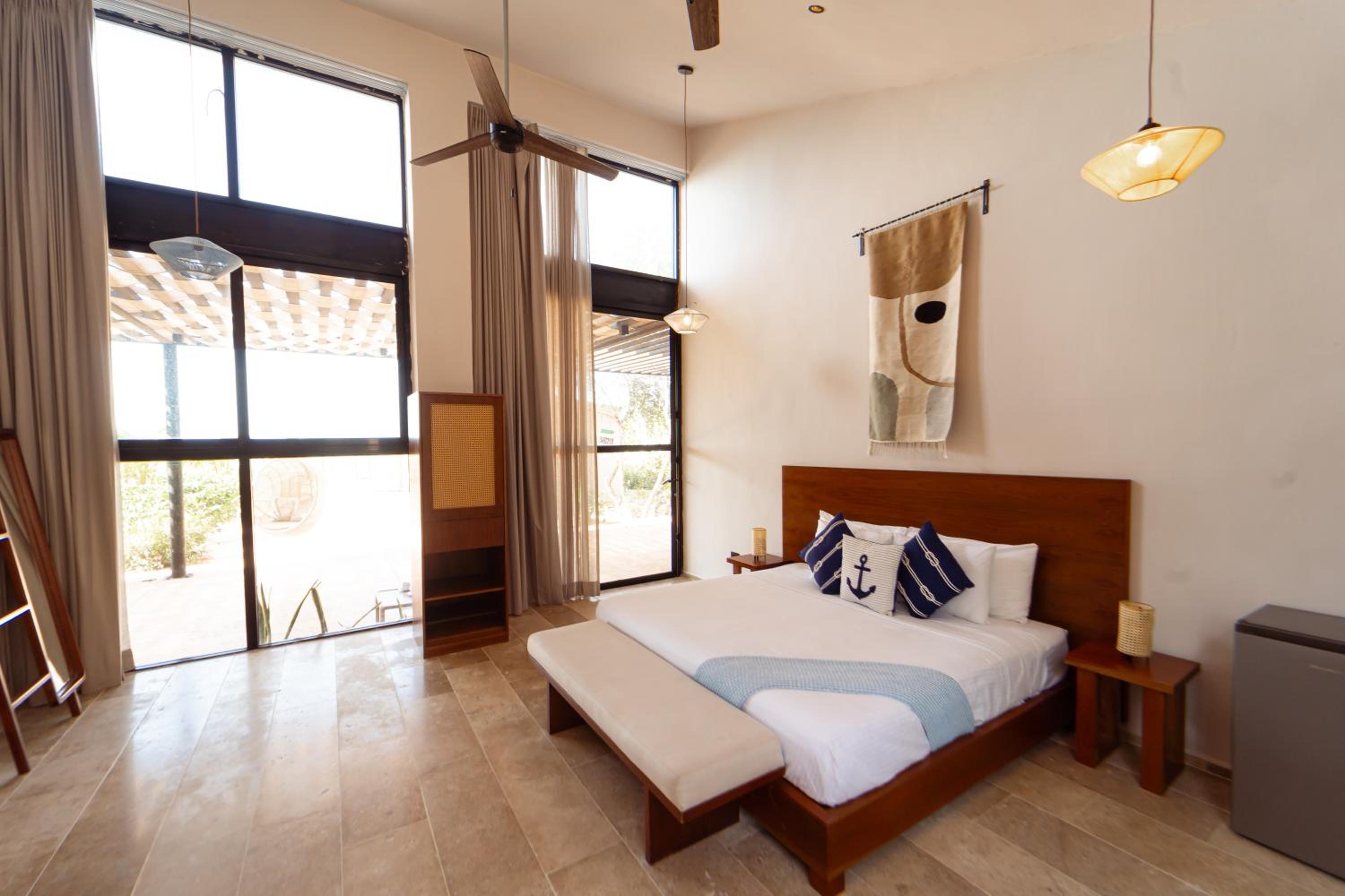 Deluxe King Room photo 2