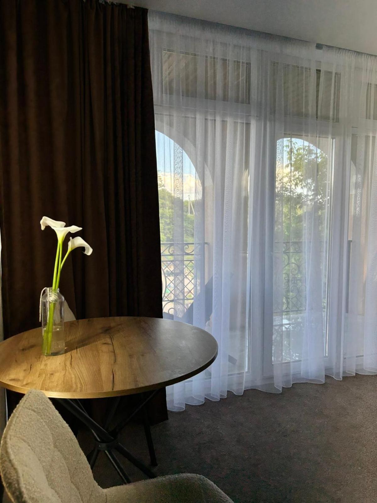 Suite with Lake View