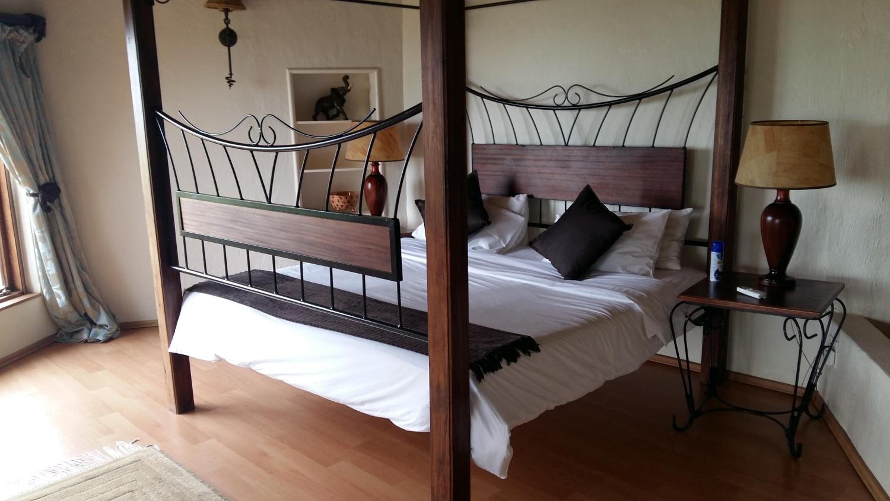 Deluxe King Suite - Photo 1