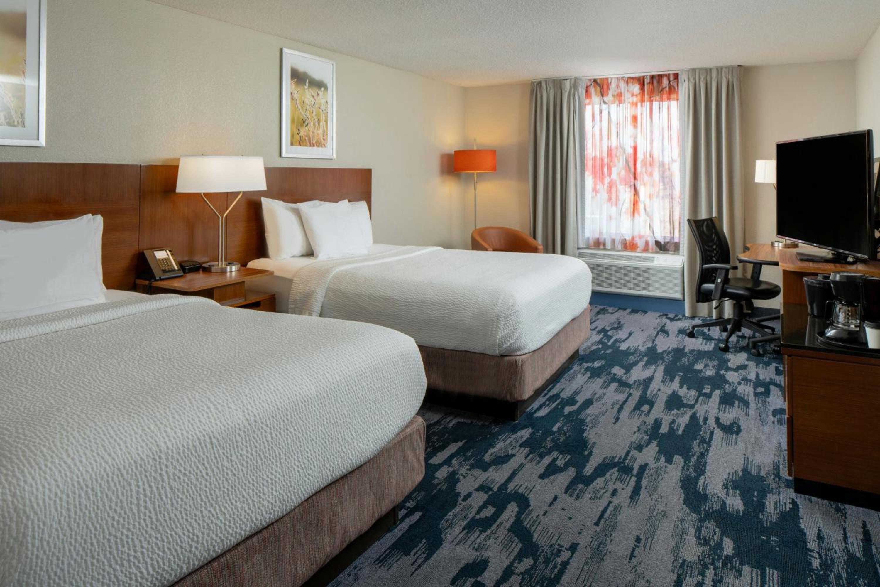 Queen Room with Two Queen Beds and Bathtub - Mobility Access/Hearing Accessible - Photo 1