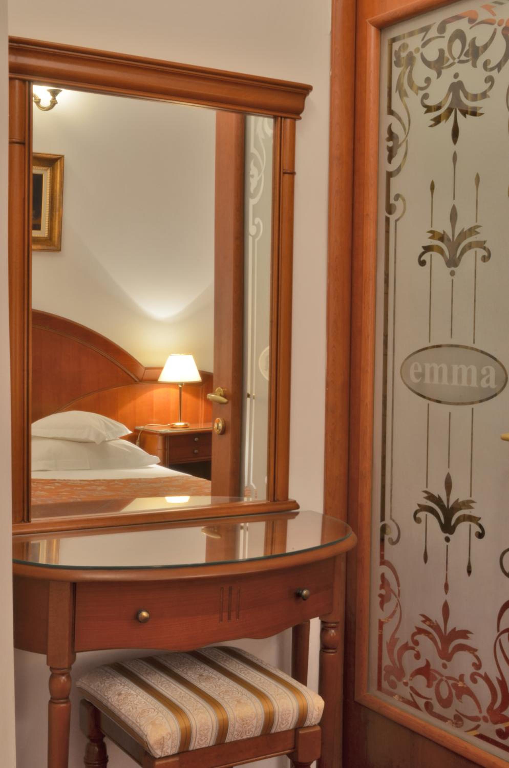 Suite - Photo 9