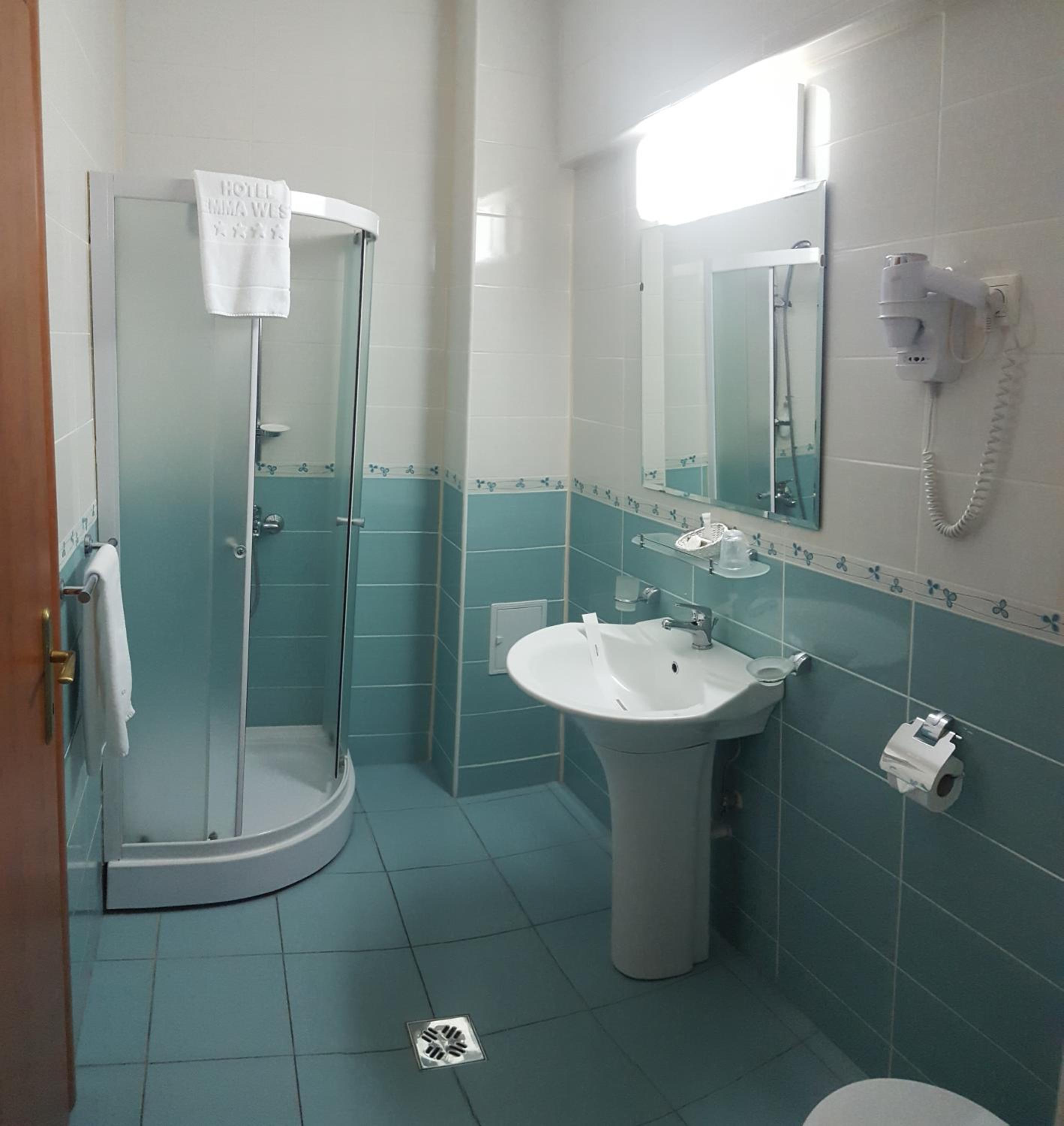 Twin Room - Photo 5