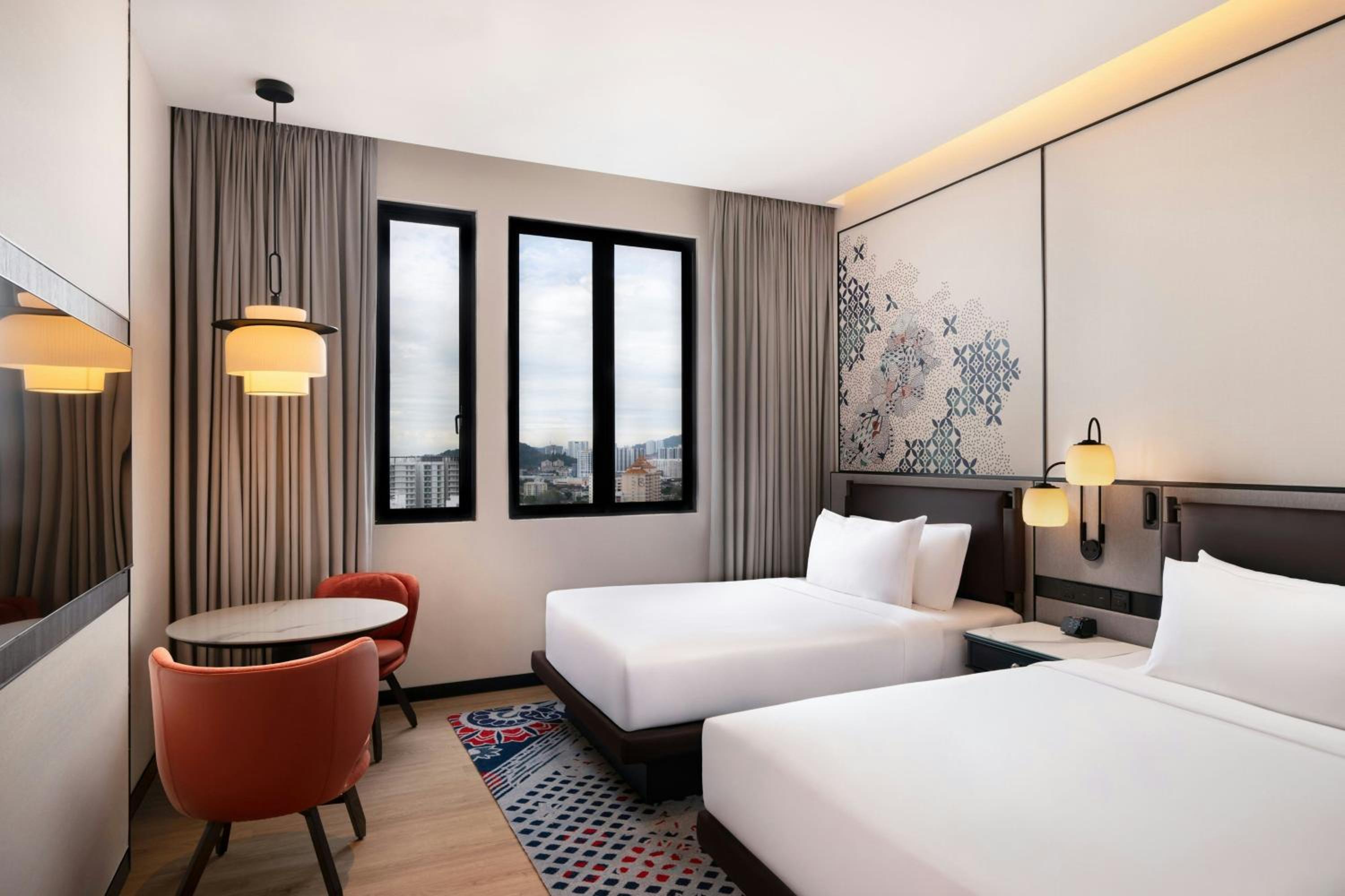 Deluxe Double Room with Two Double Beds and Skyline View - Photo 5