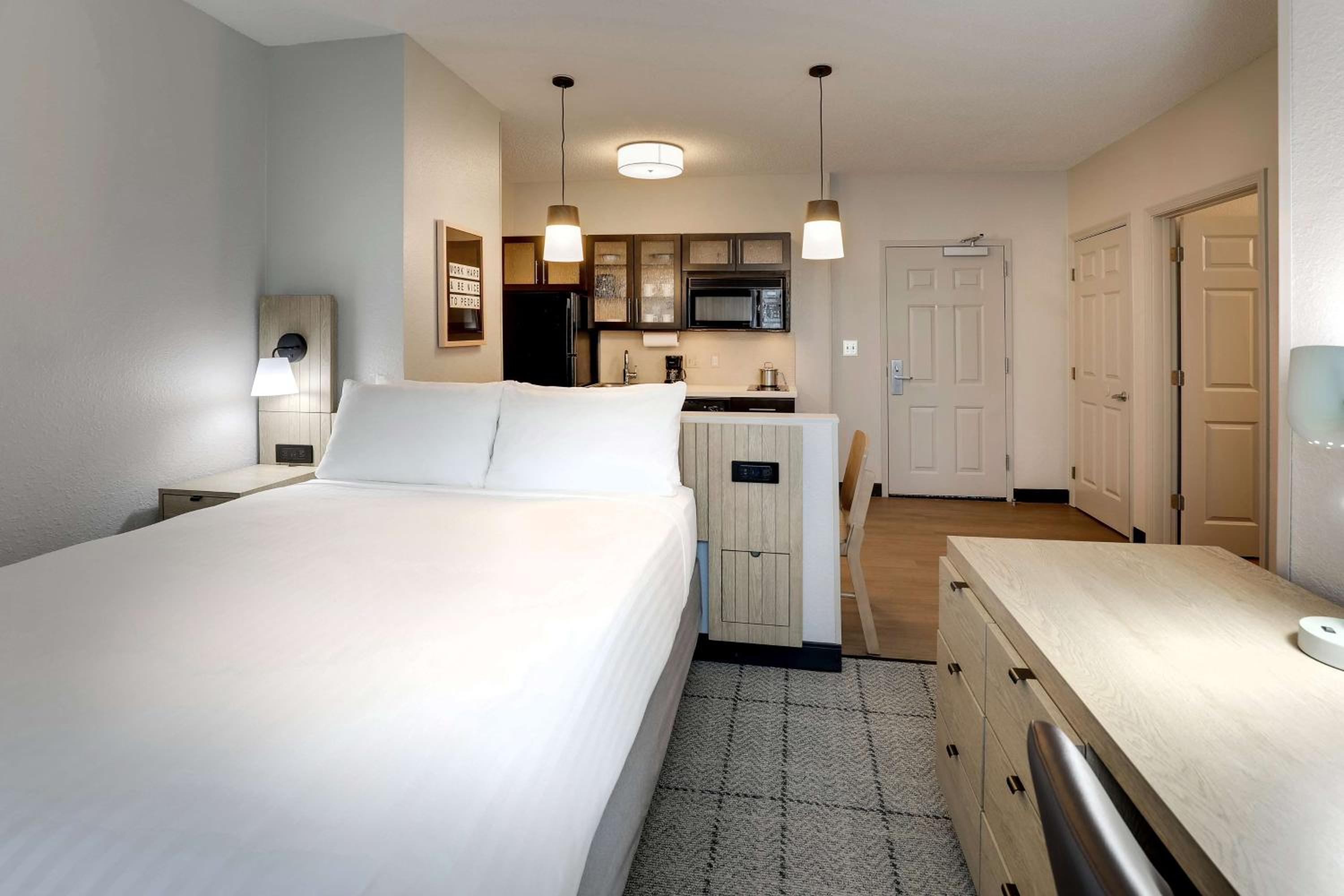 One-Bedroom Suite photo 3