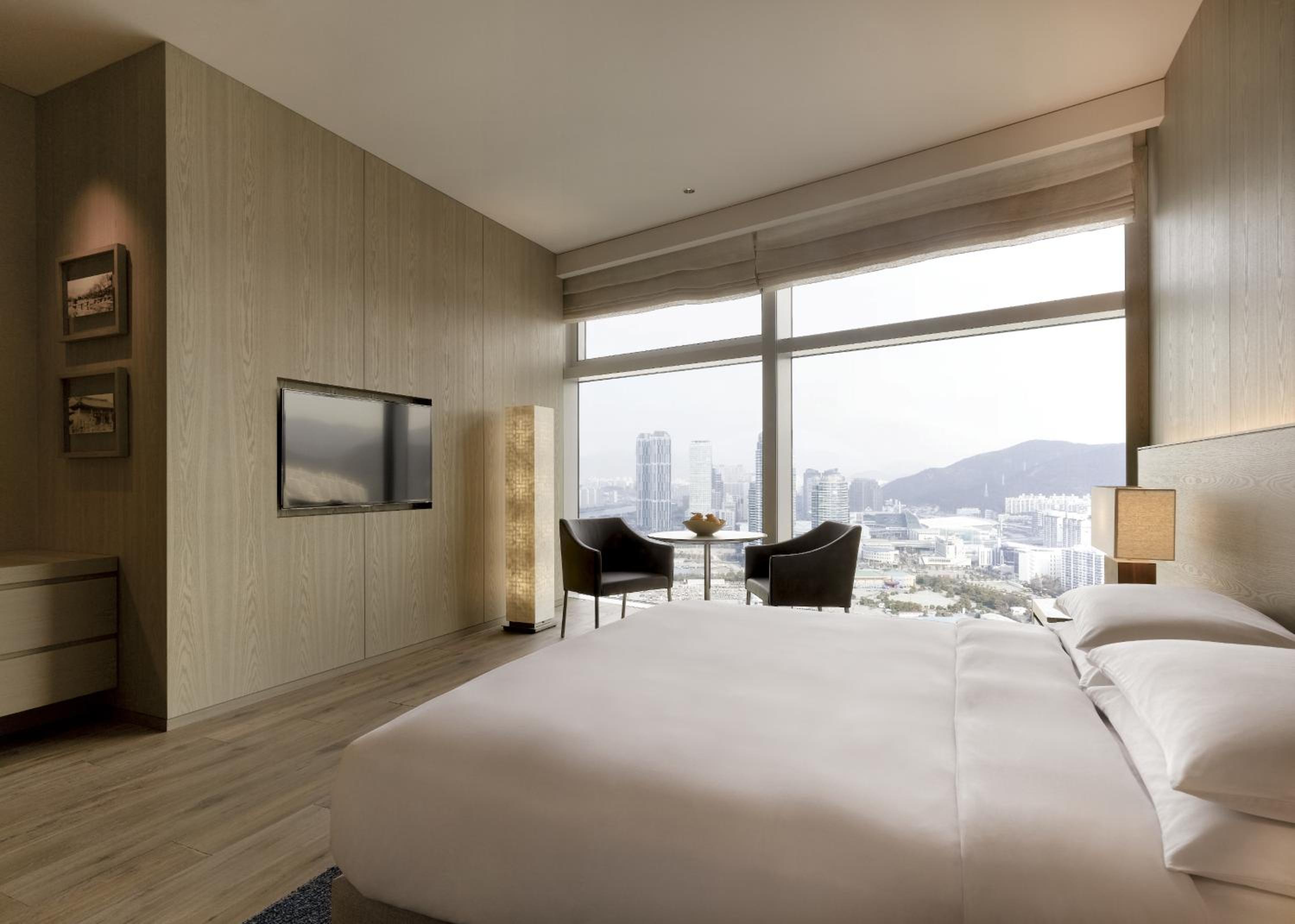 Deluxe King Room photo 3