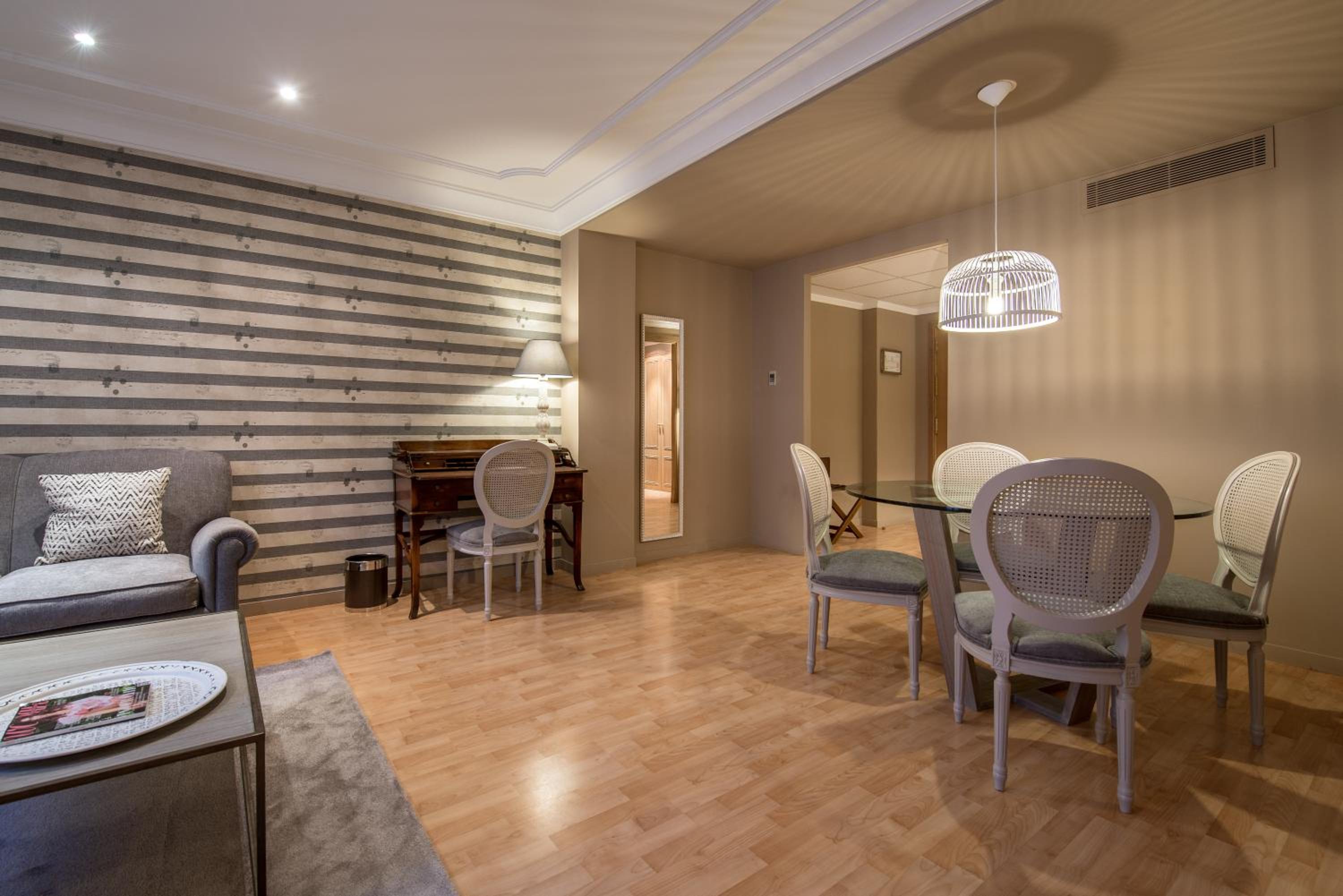 Junior Suite thumbnail 6