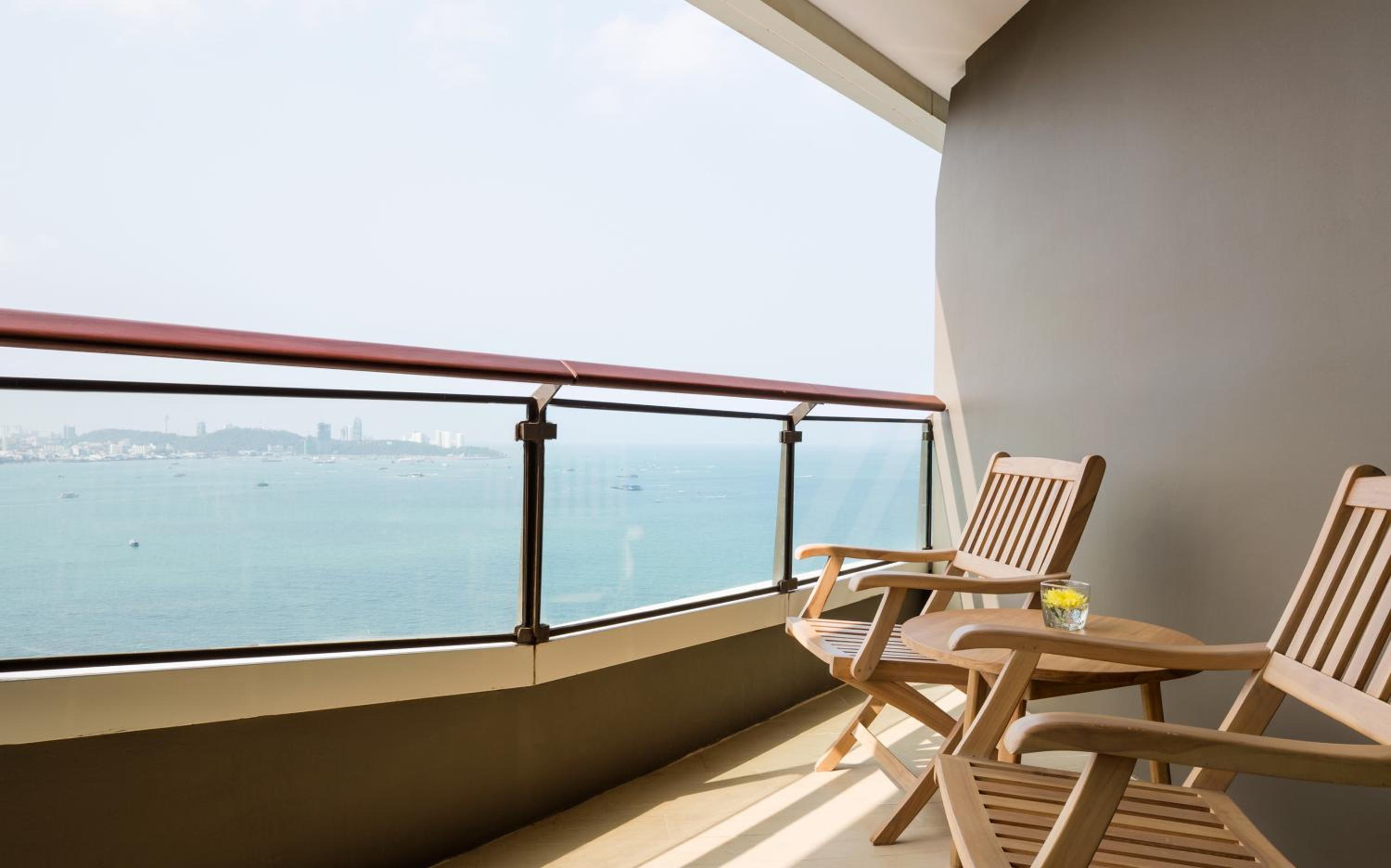 Deluxe Cornor King Room with Sea View