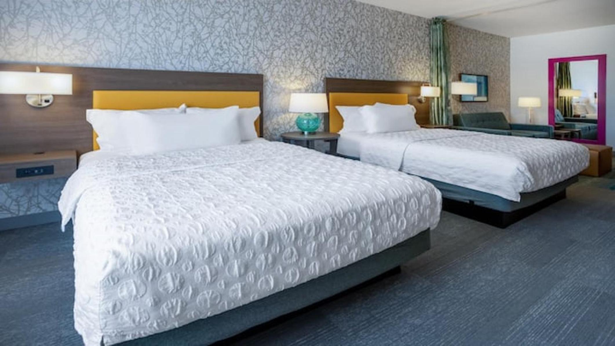 Studio Suite with Two Queen Beds - Photo 3