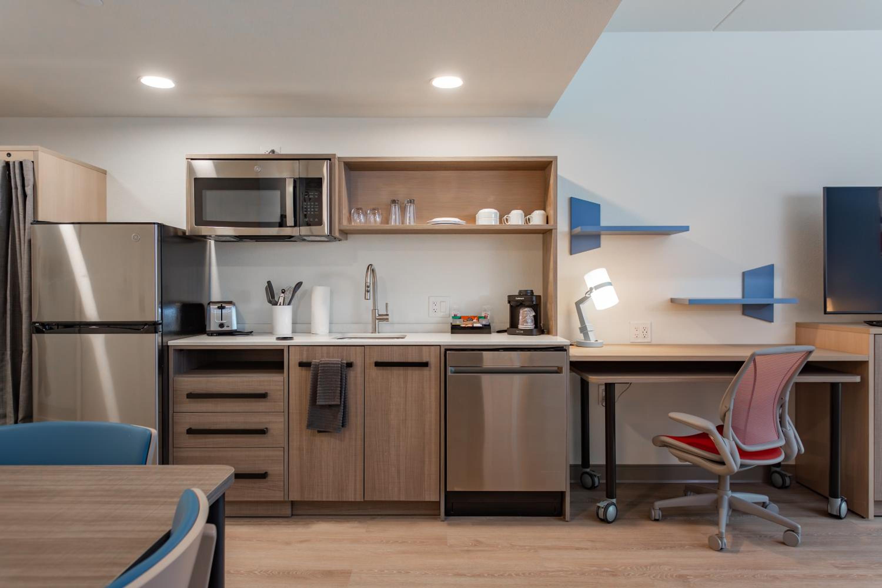 King Studio Suite - Photo 20
