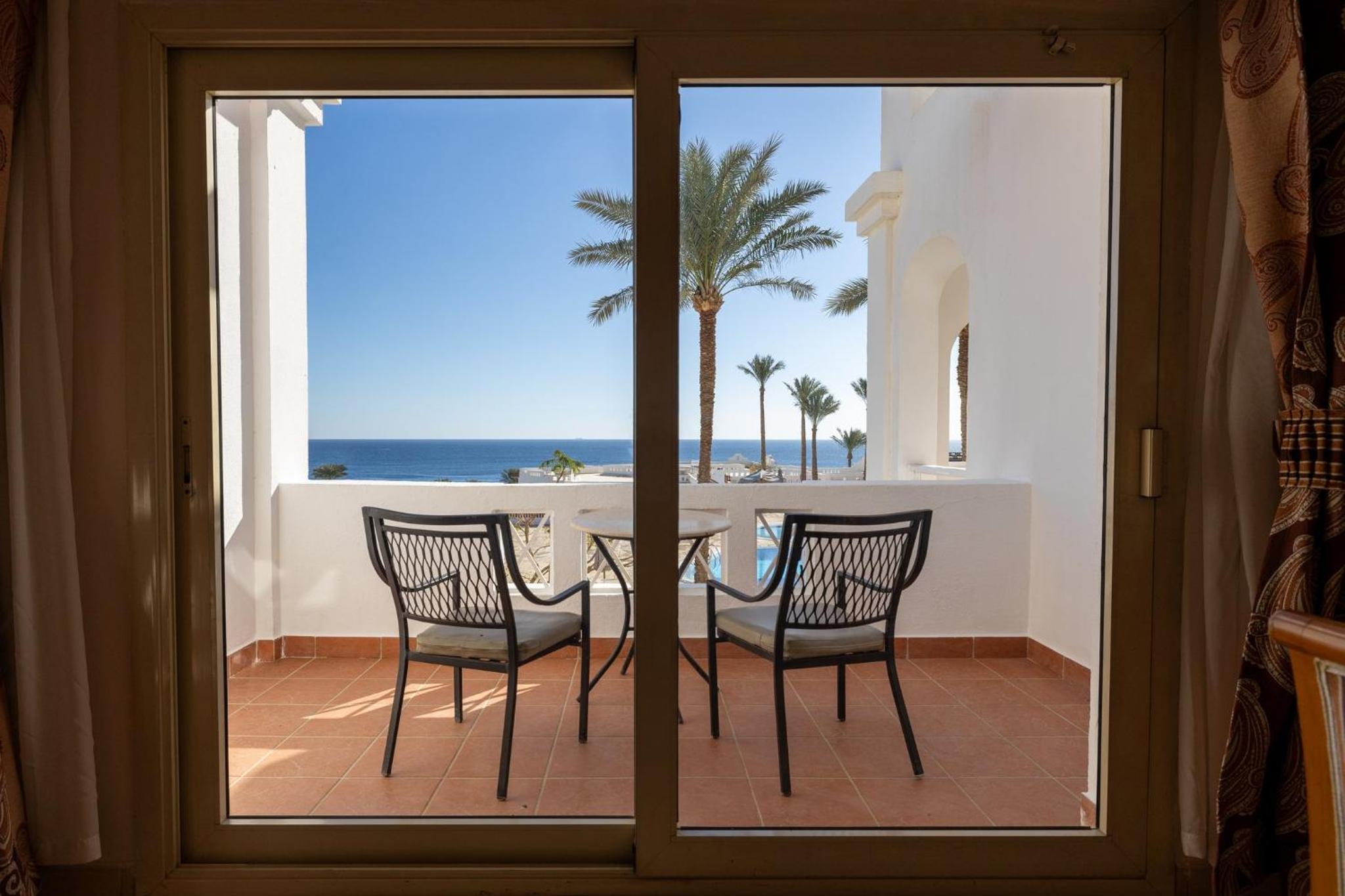 Standard King Room with Balcony and Sea View