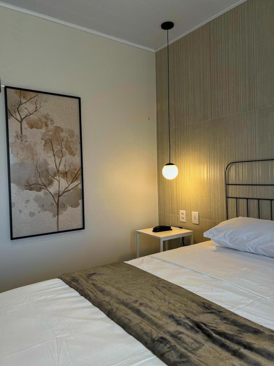 Deluxe Queen Suite - Photo 5