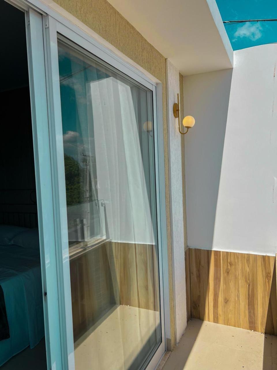 Deluxe Queen Suite - Photo 8
