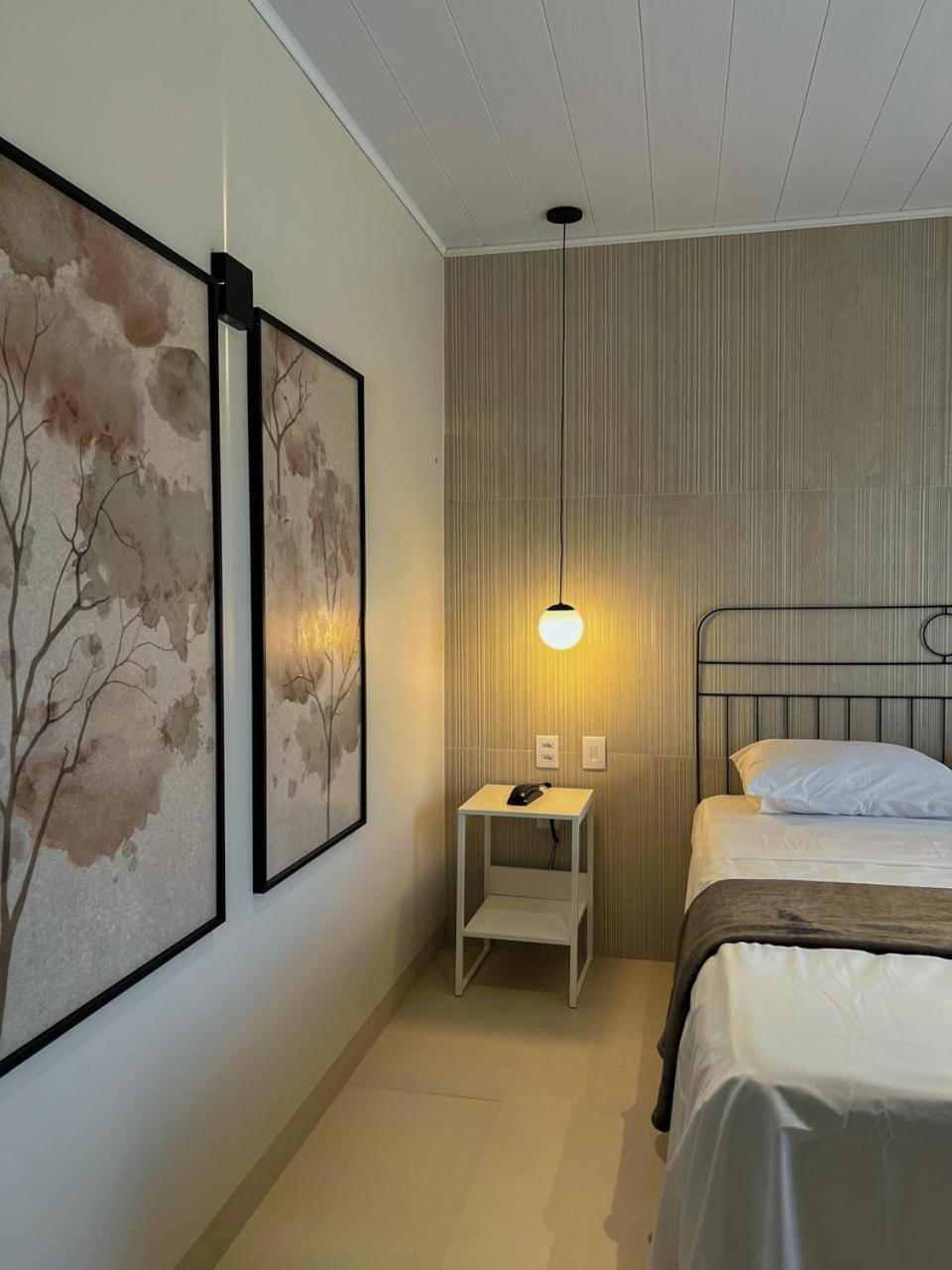 Deluxe Queen Suite - Photo 10