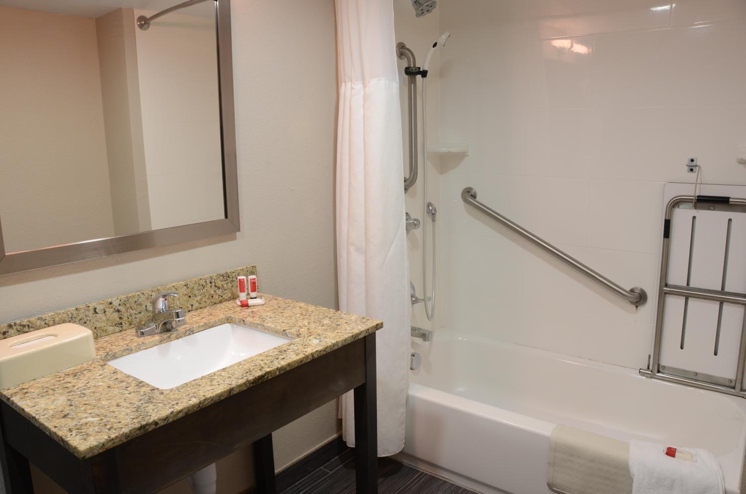 King Room - Mobility Access/Non-Smoking - Photo 2