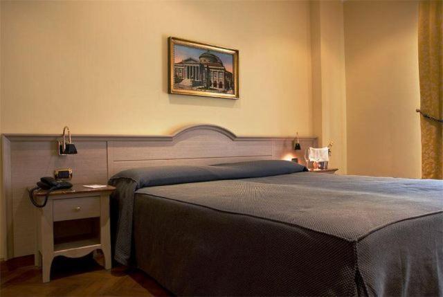 Double or Twin Room - Photo 4