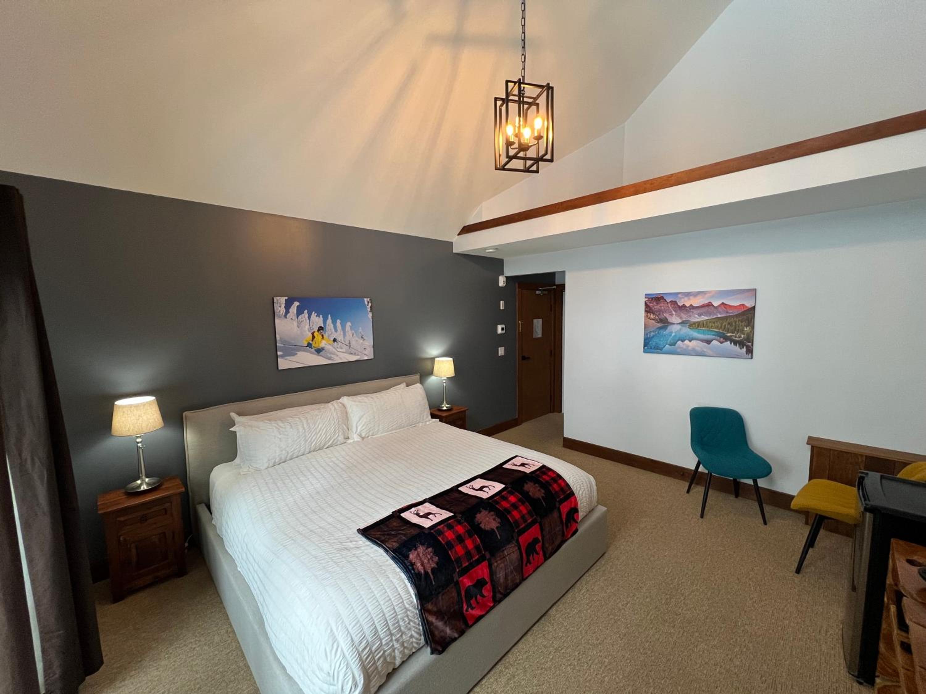 Deluxe Family Suite - Photo 2