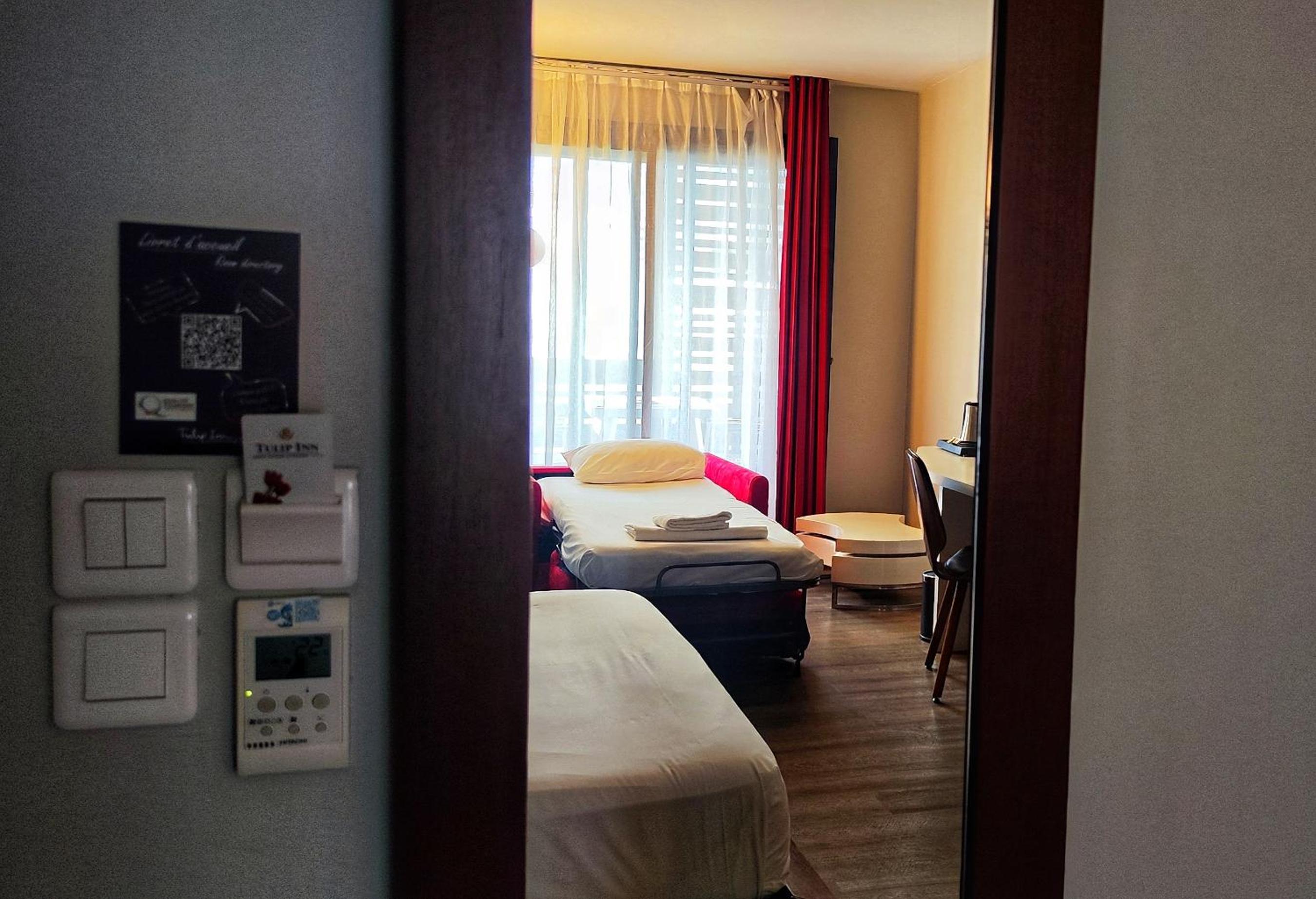 Standard Room - 1 Double Bed 1 Single Bed photo 3