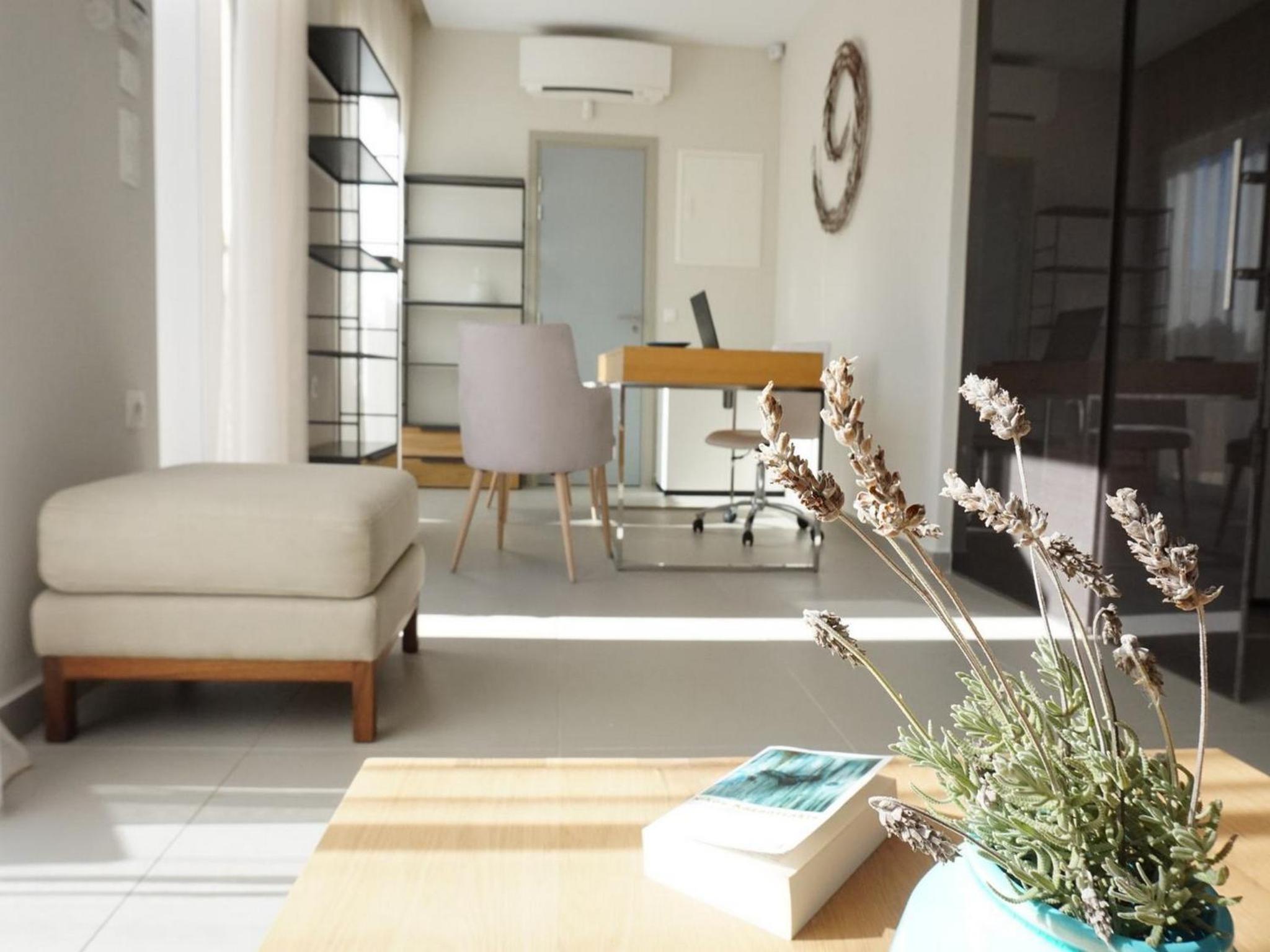 One-Bedroom House photo 1