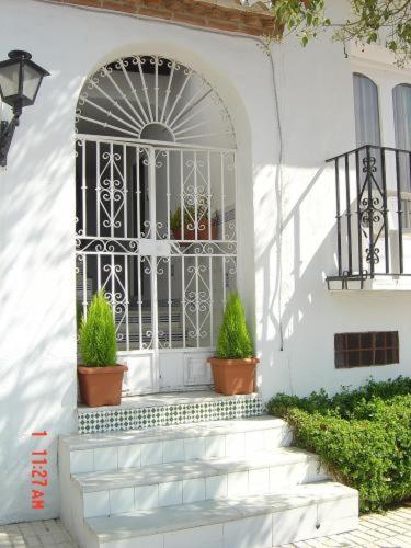 One-Bedroom Apartment - Photo 12