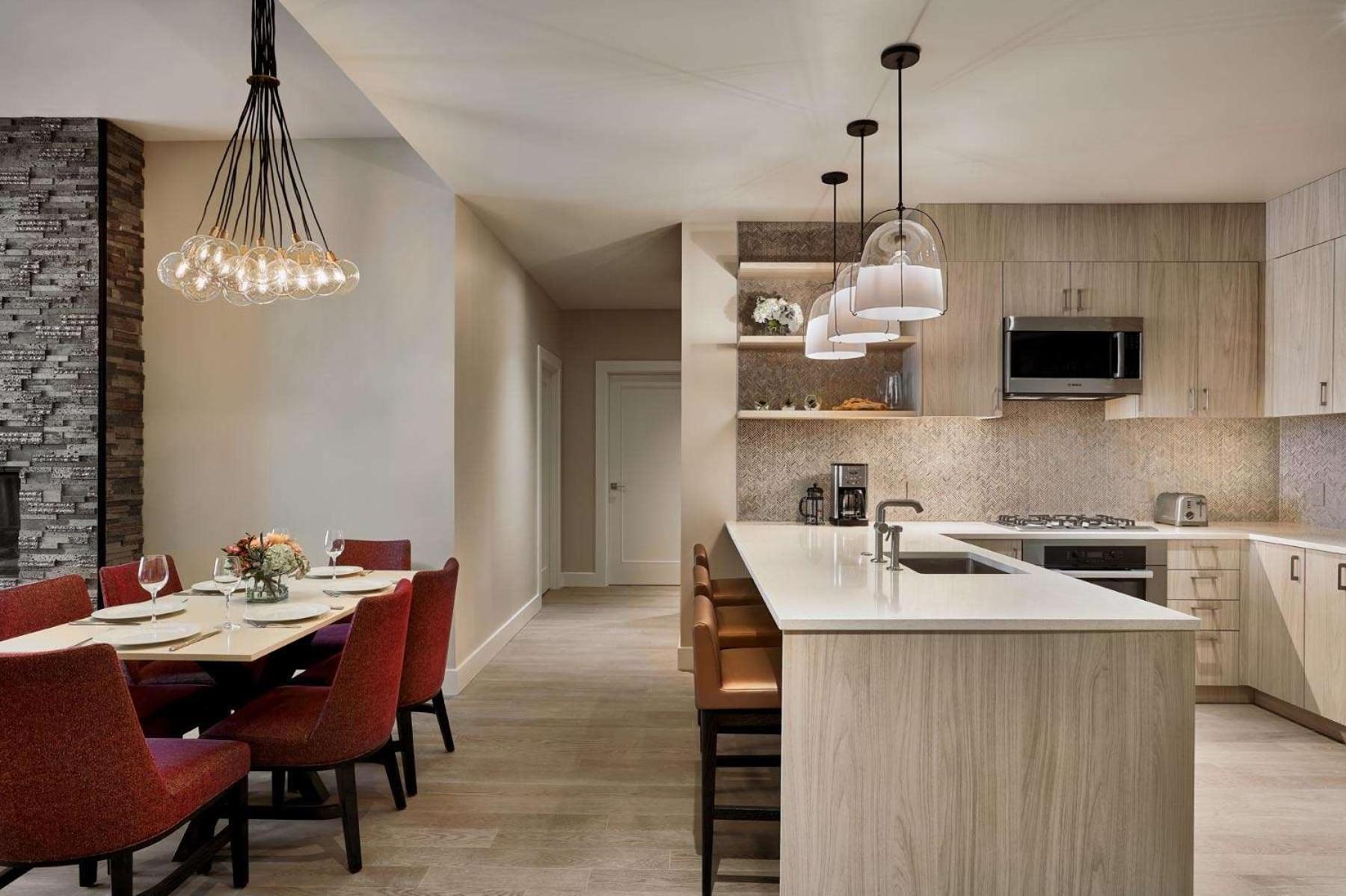 Deluxe Two-Bedroom Residence with Jordanelle View