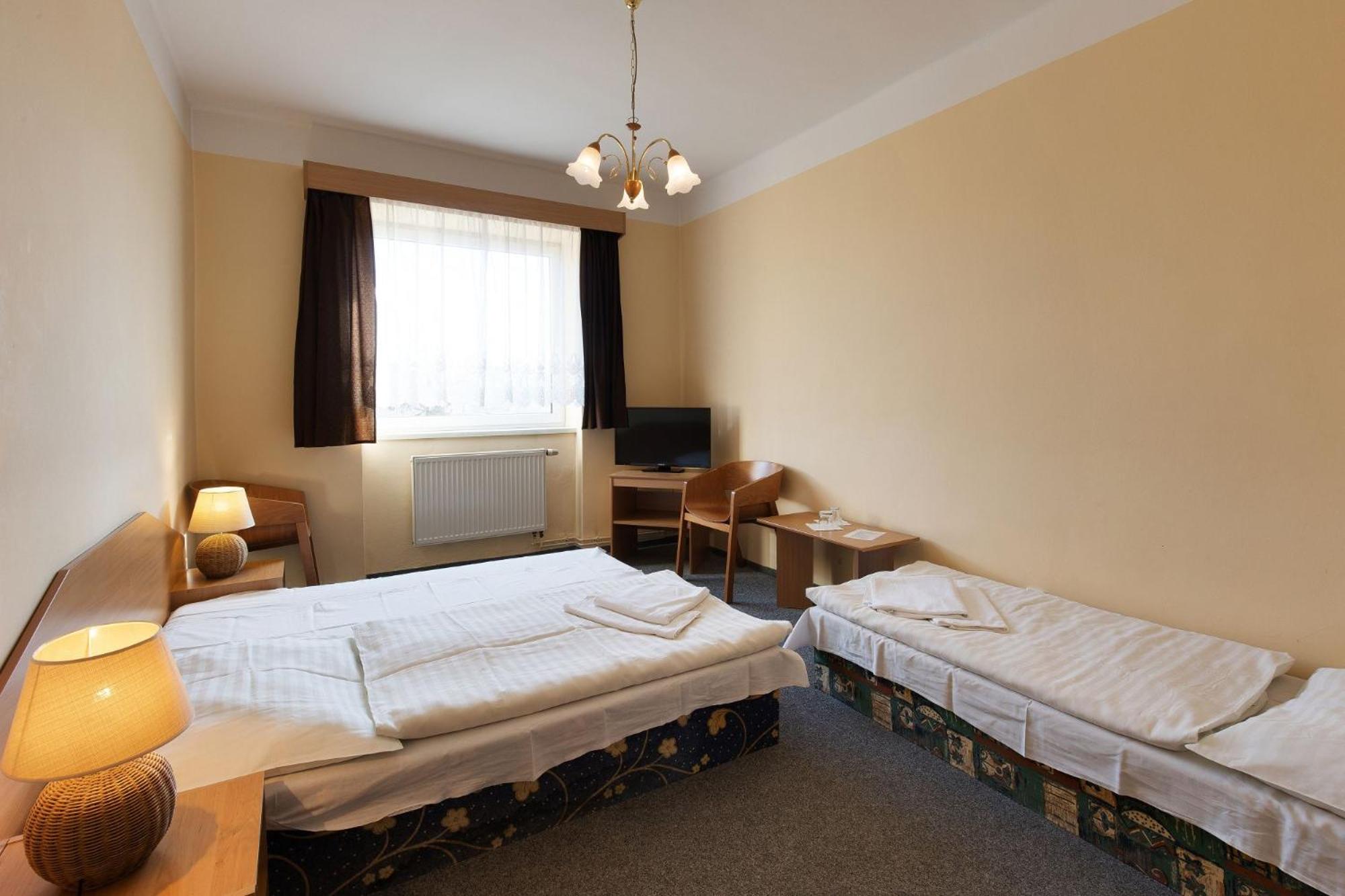 Twin Room - Photo 4