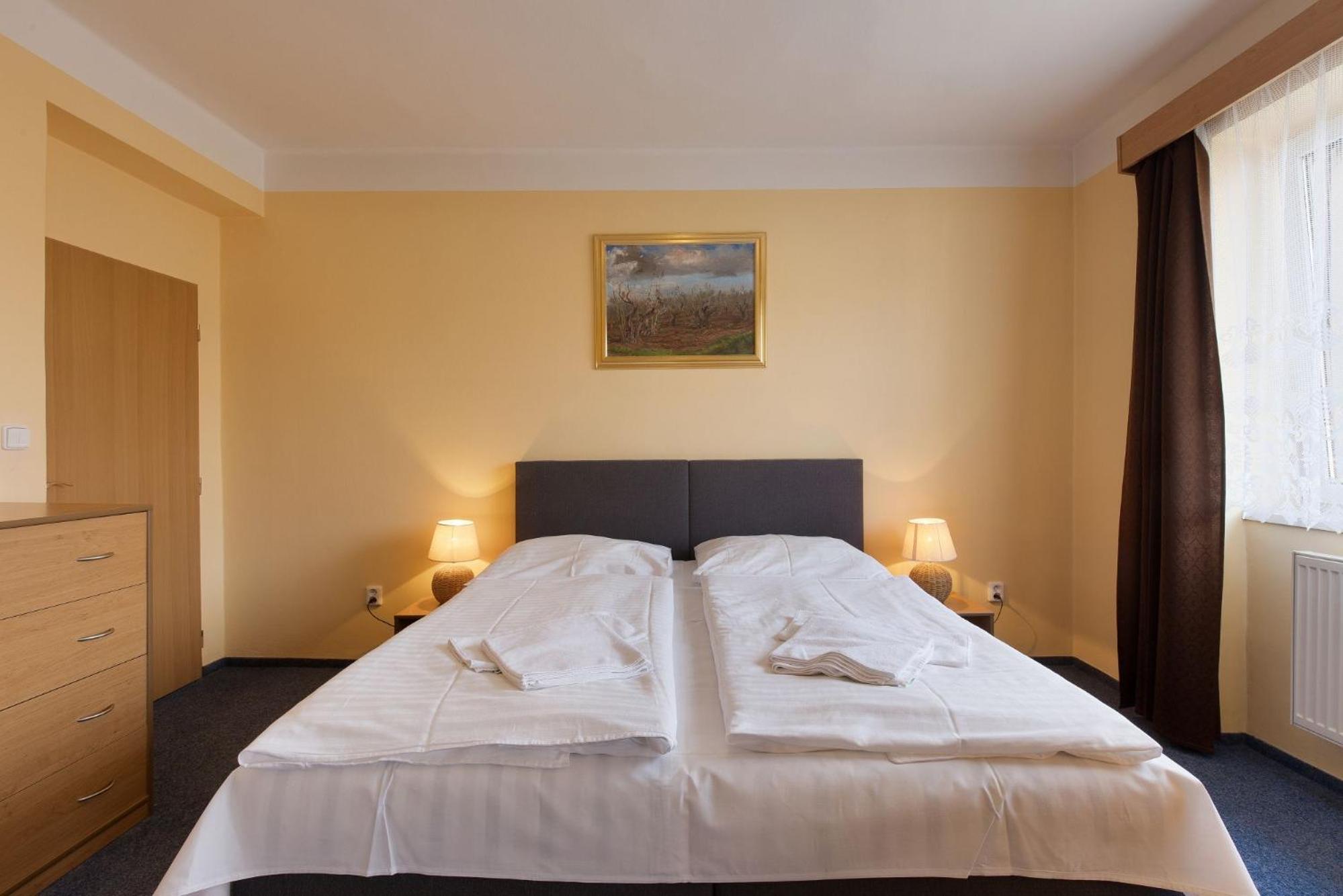 Standard Double Room - Photo 2