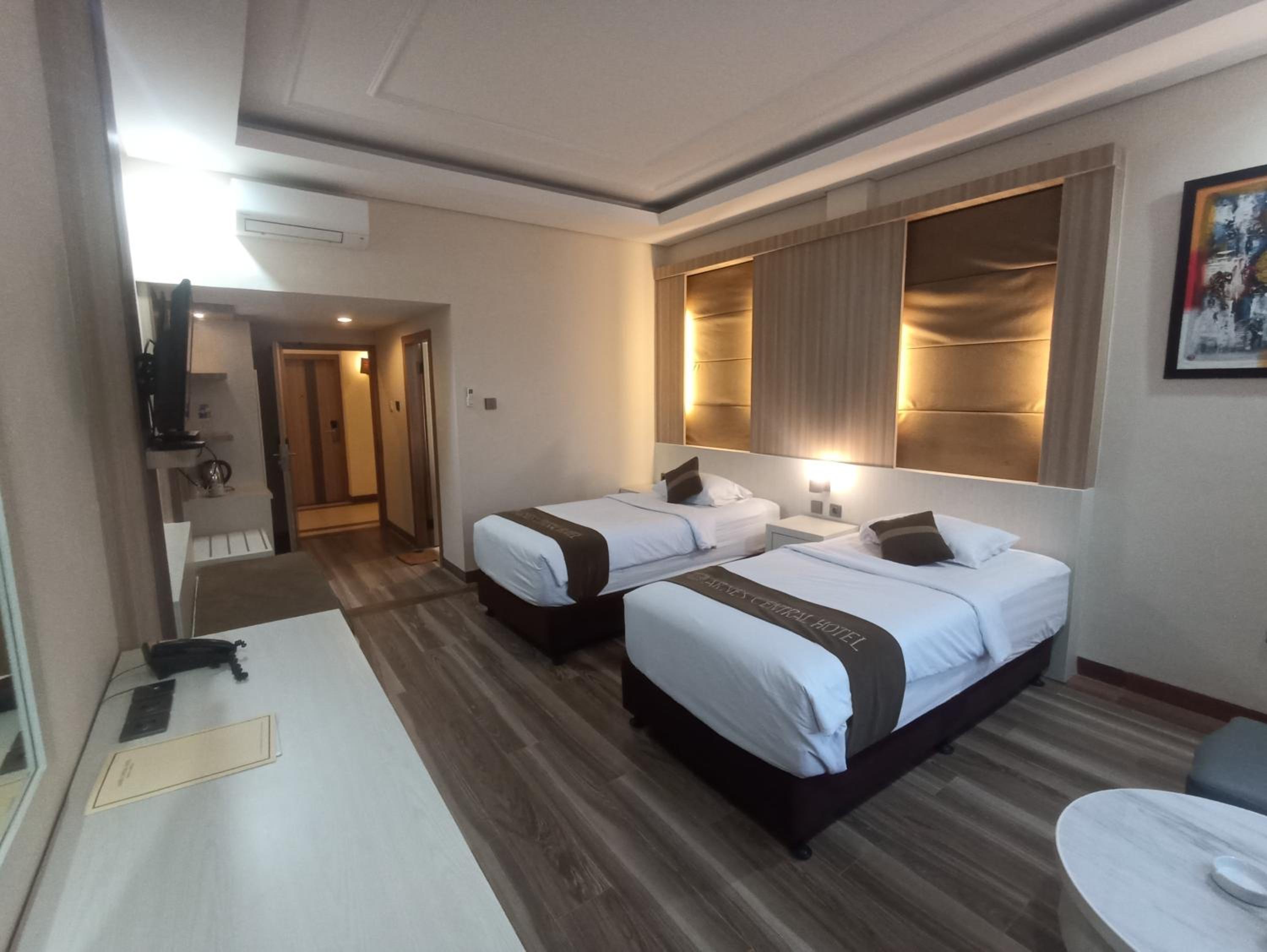 Deluxe Twin Room photo 2