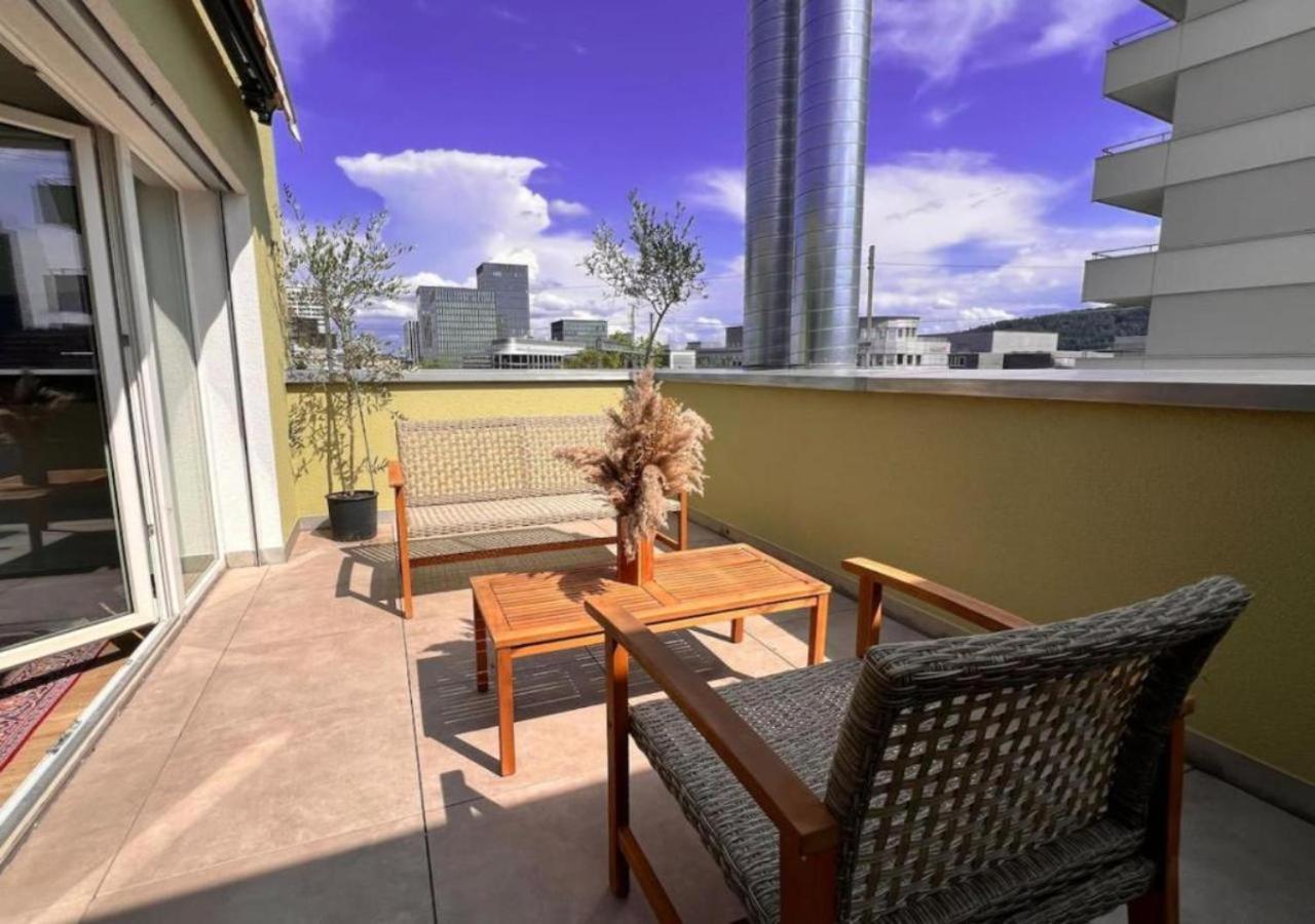 One-Bedroom Apartment with Terrace