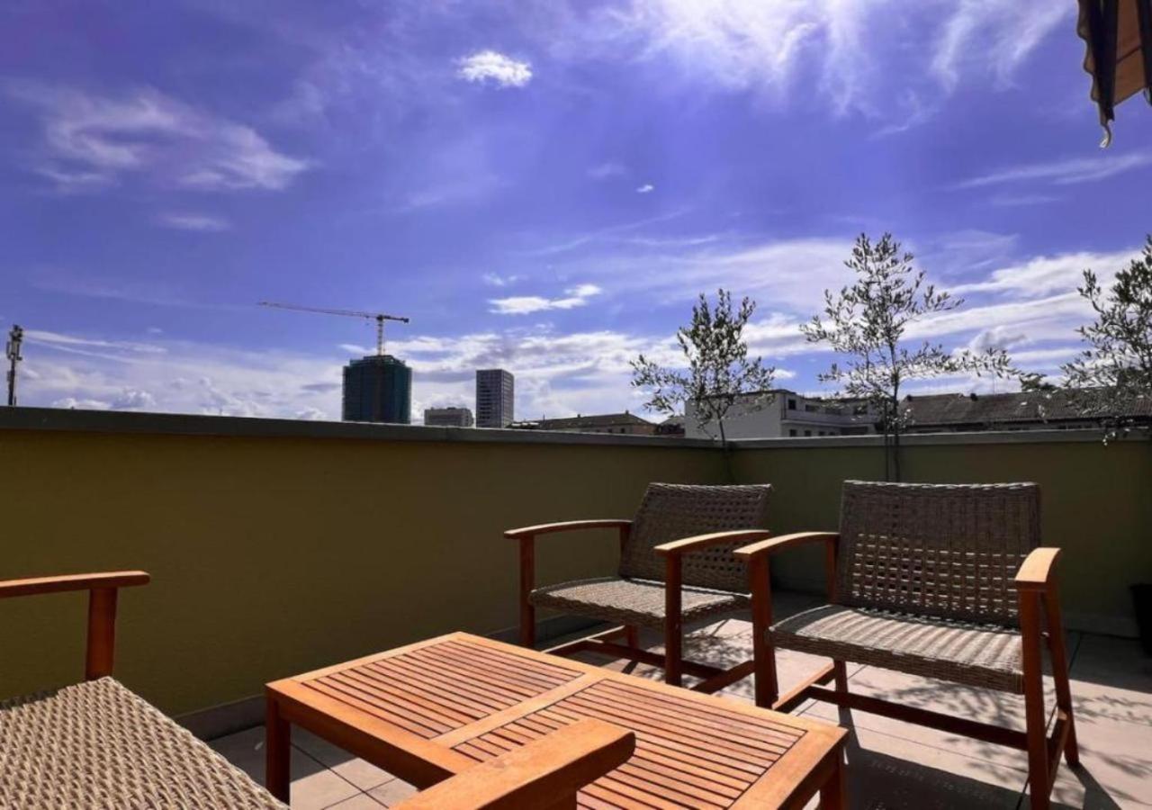 One-Bedroom Apartment with Terrace