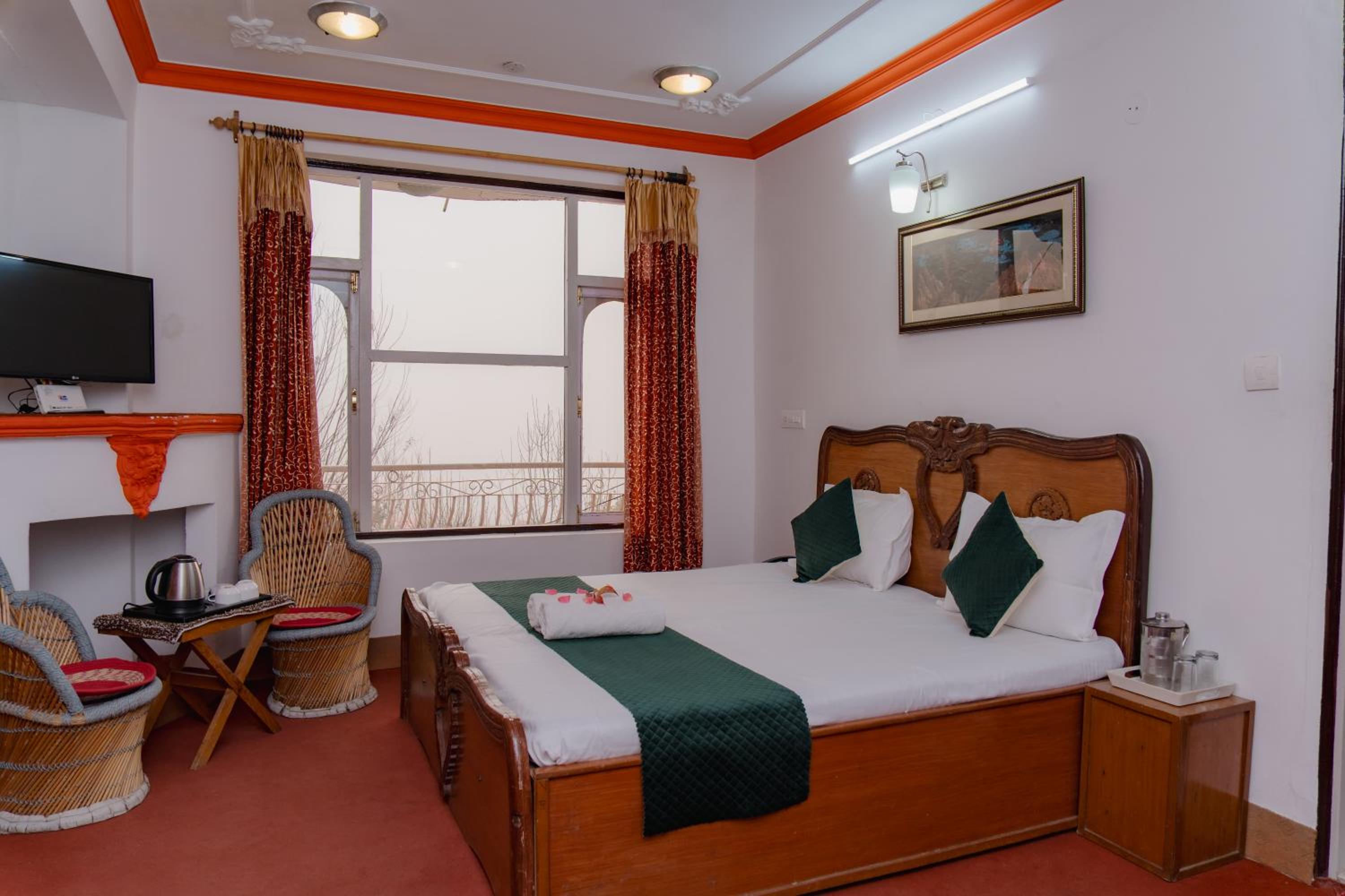 Deluxe Double Room with Balcony photo 1