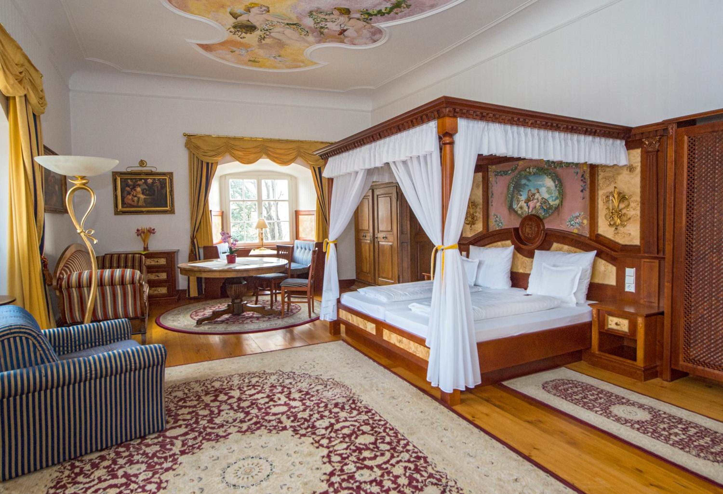 Grand Suite Deluxe Historical photo 2