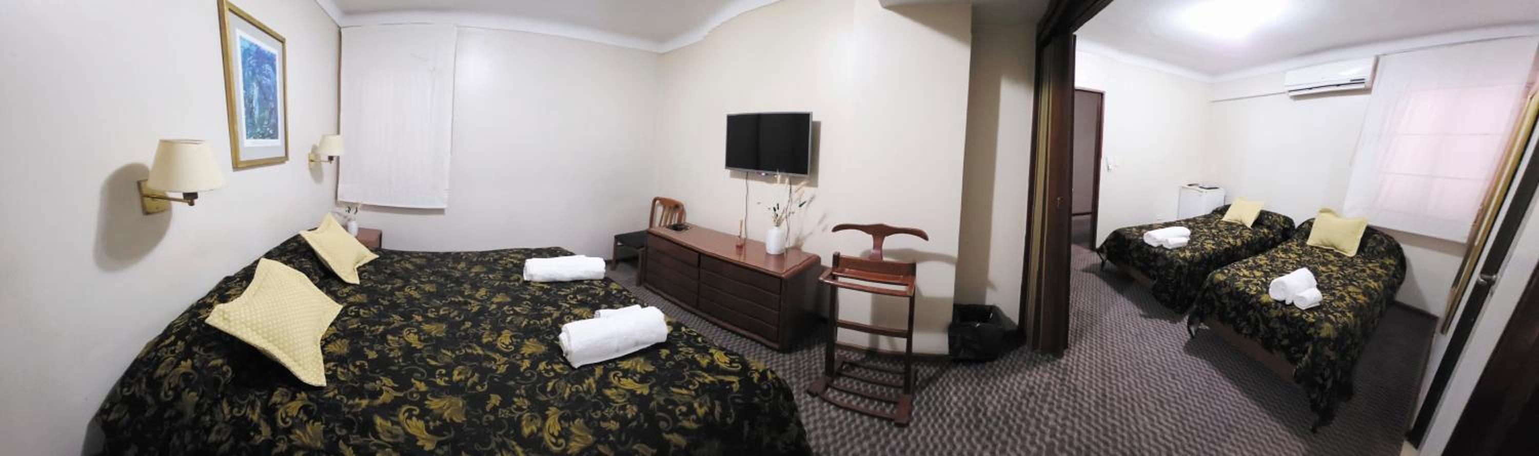 Quadruple Room with Private Bathroom