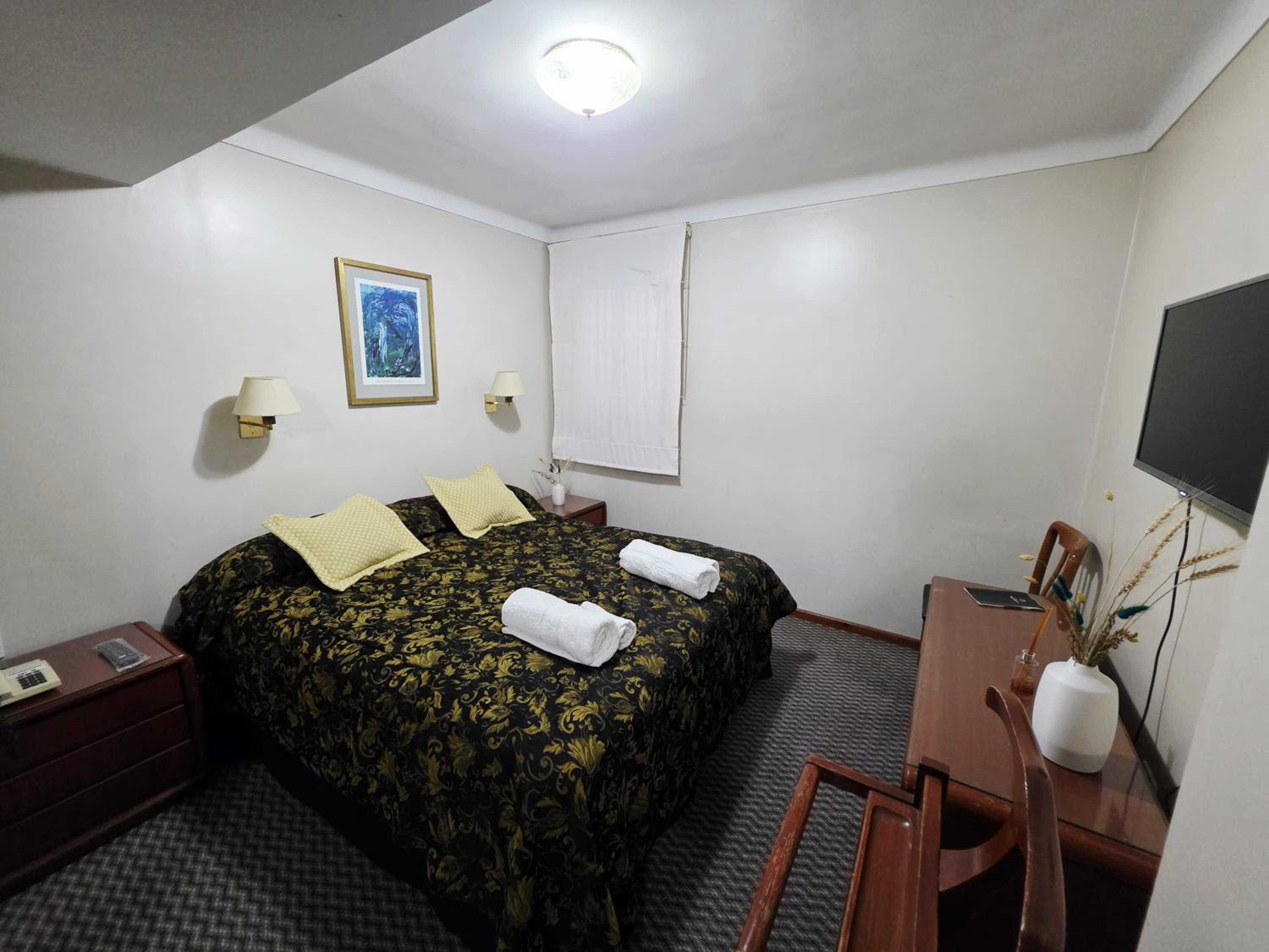 Quadruple Room with Private Bathroom