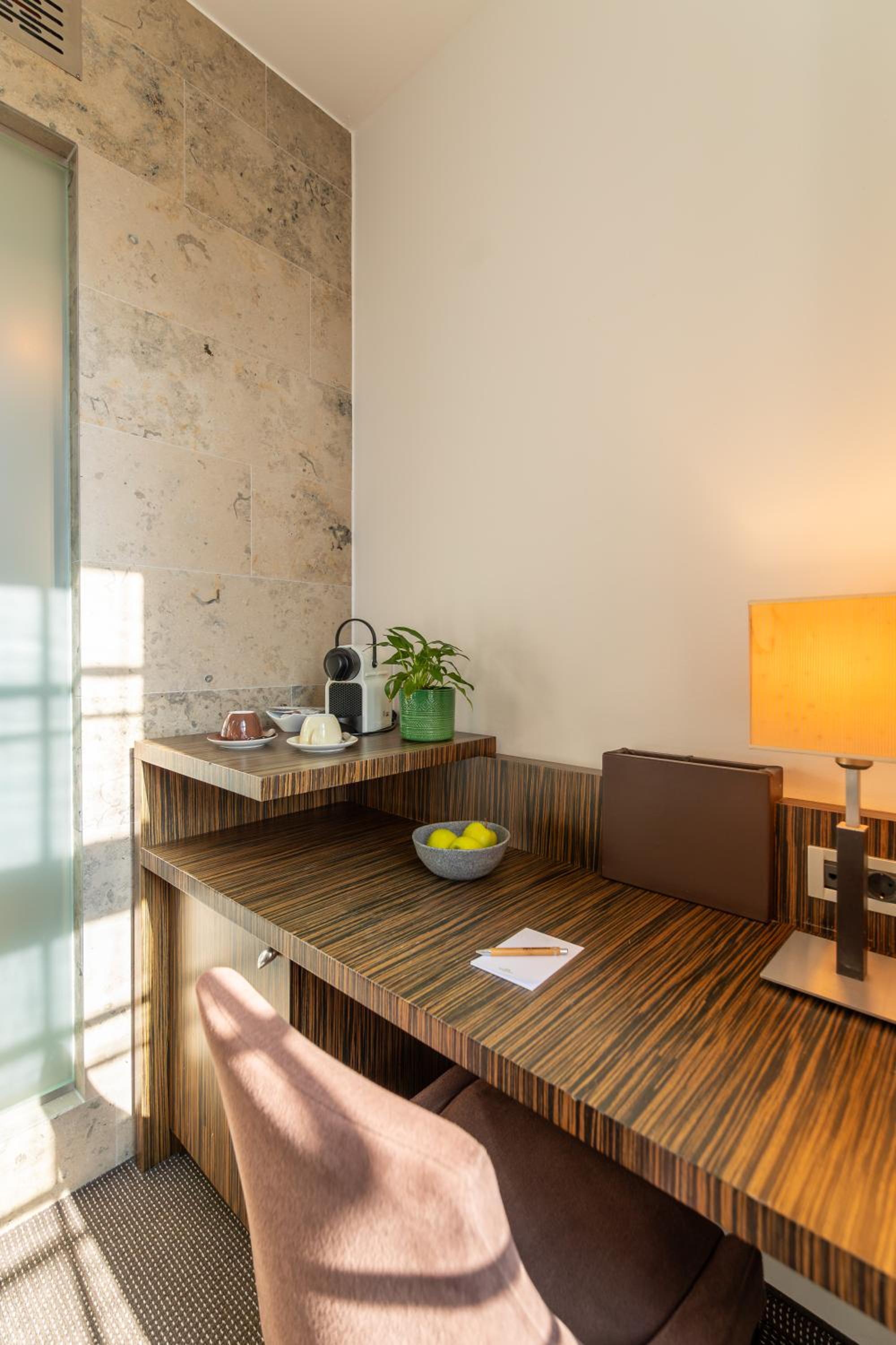 Large Double or Twin Room photo 3