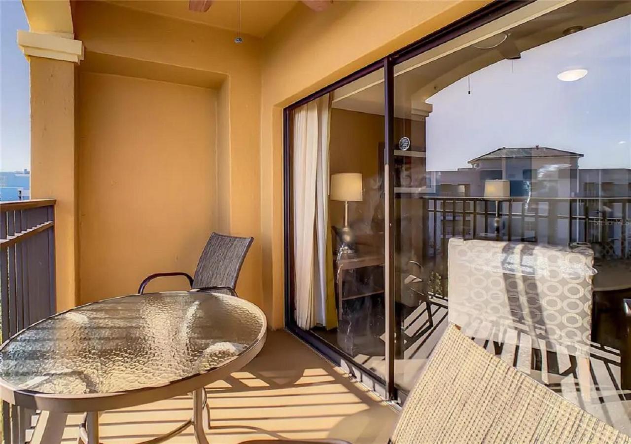 Apartment with Lake View