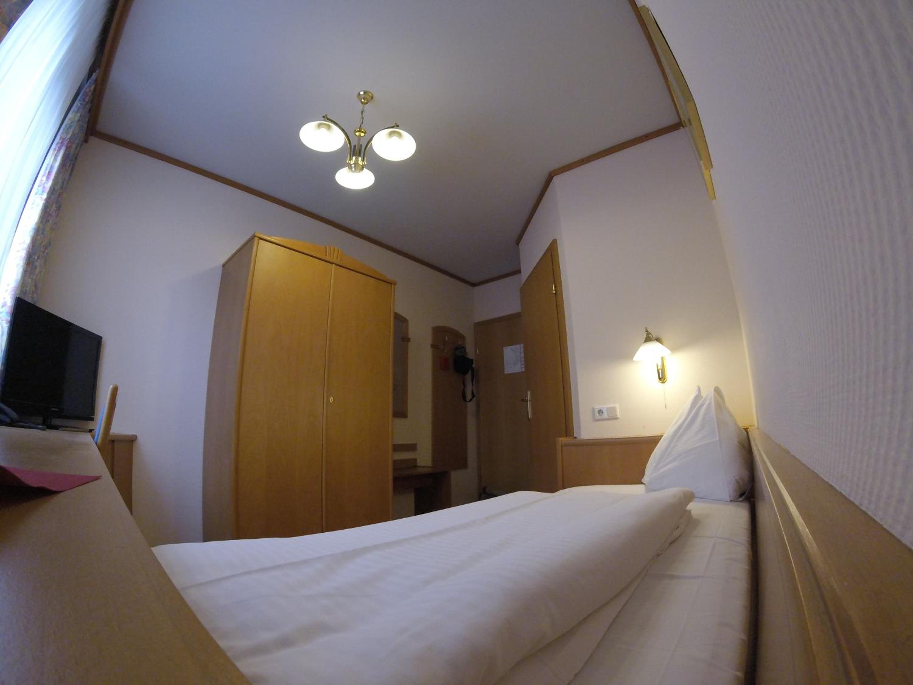 Single Room with Parking photo 1