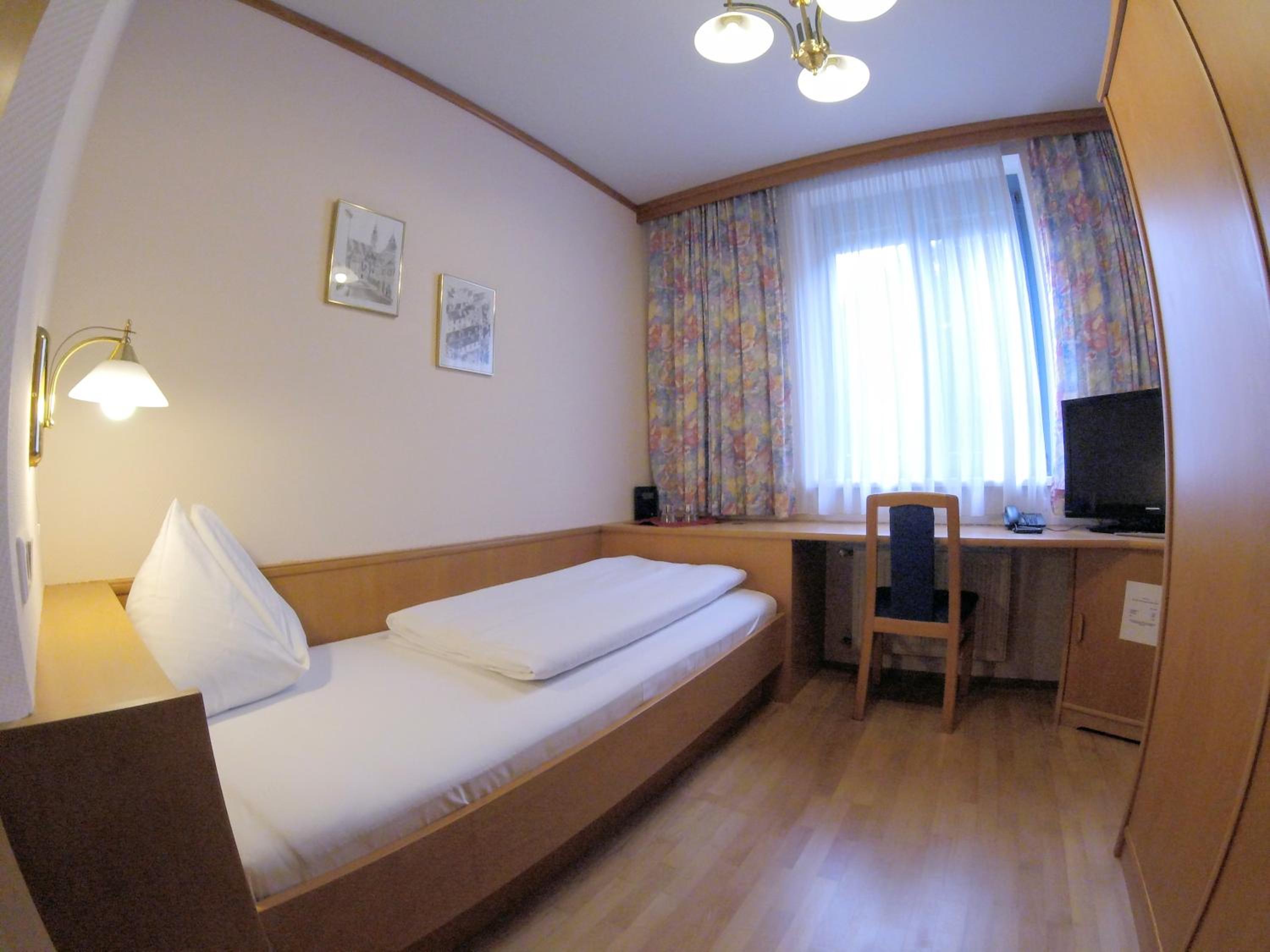 Single Room with Parking photo 3