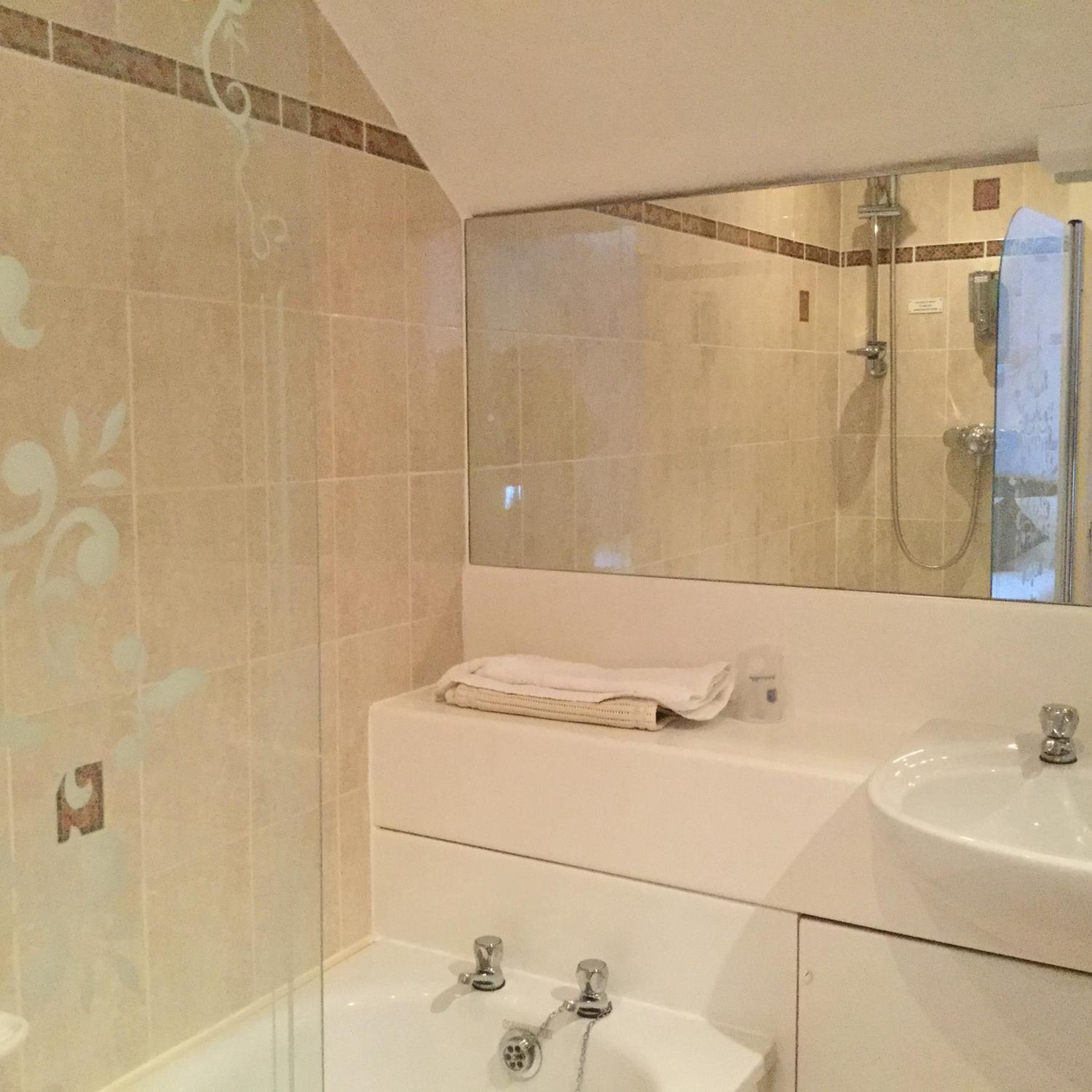 Standard Twin Room - Non-Smoking - Photo 5