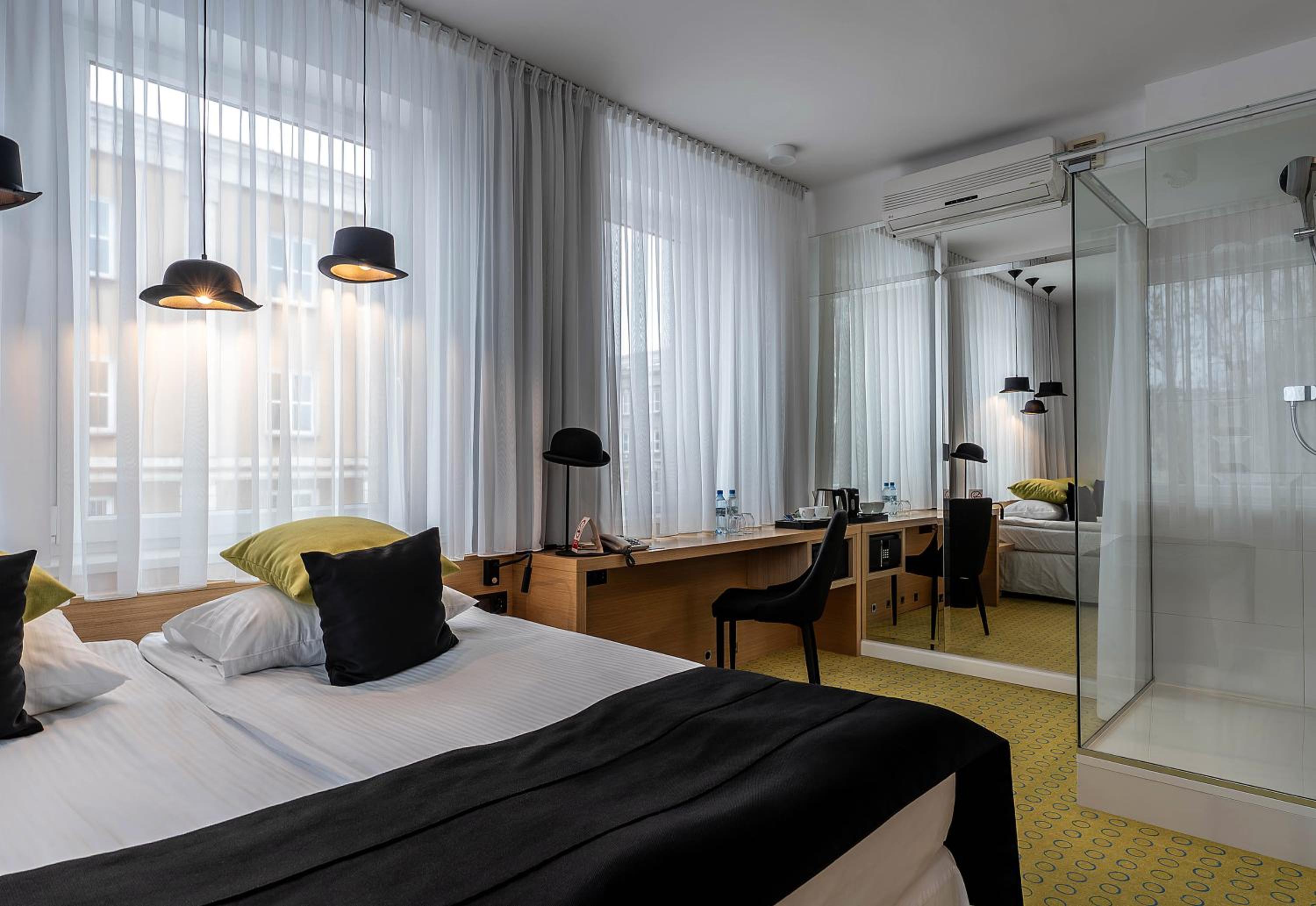 Delux room with king size bed with access to the wellness and fitness area photo 2